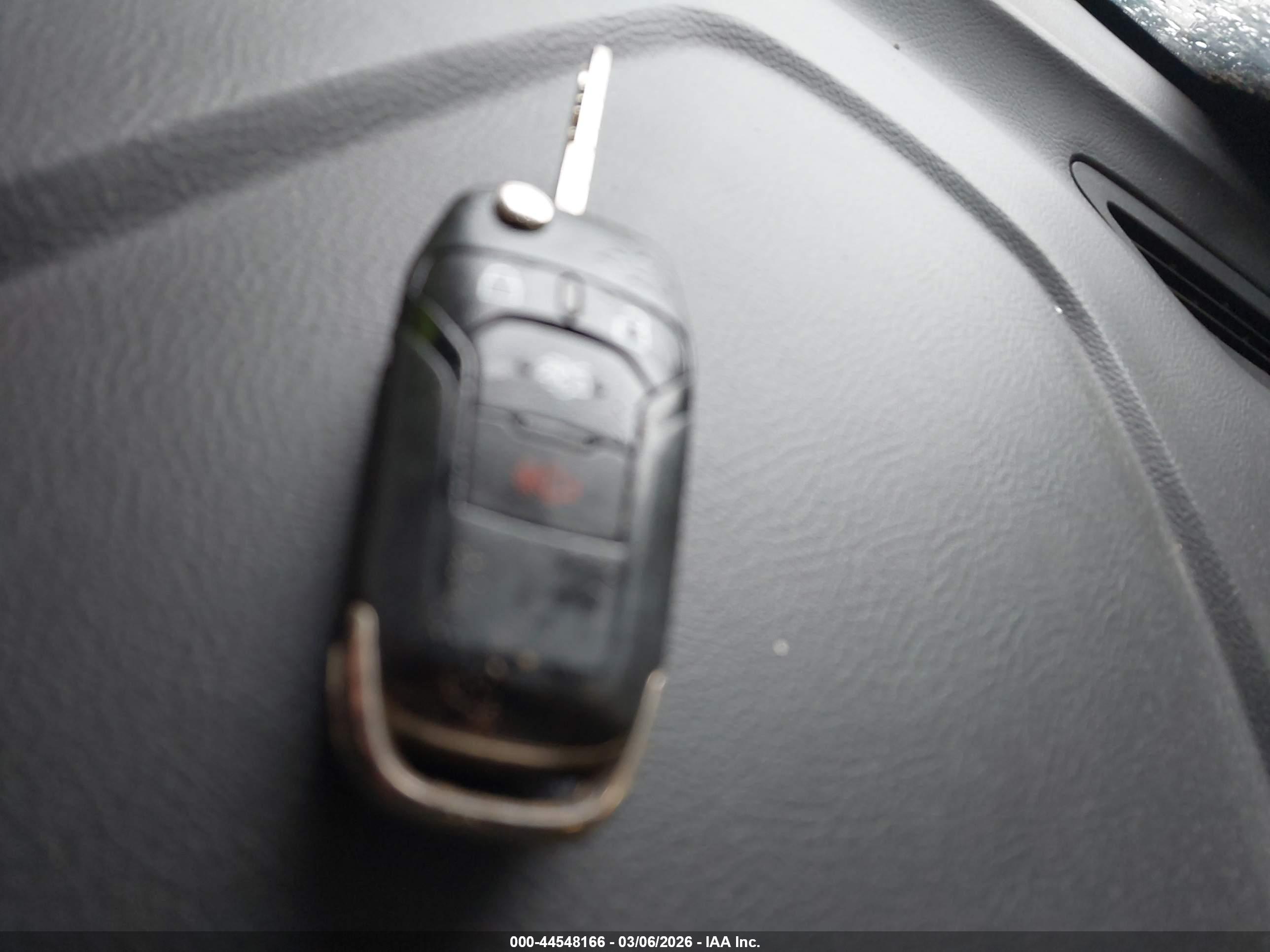 FORD FUSION image 11