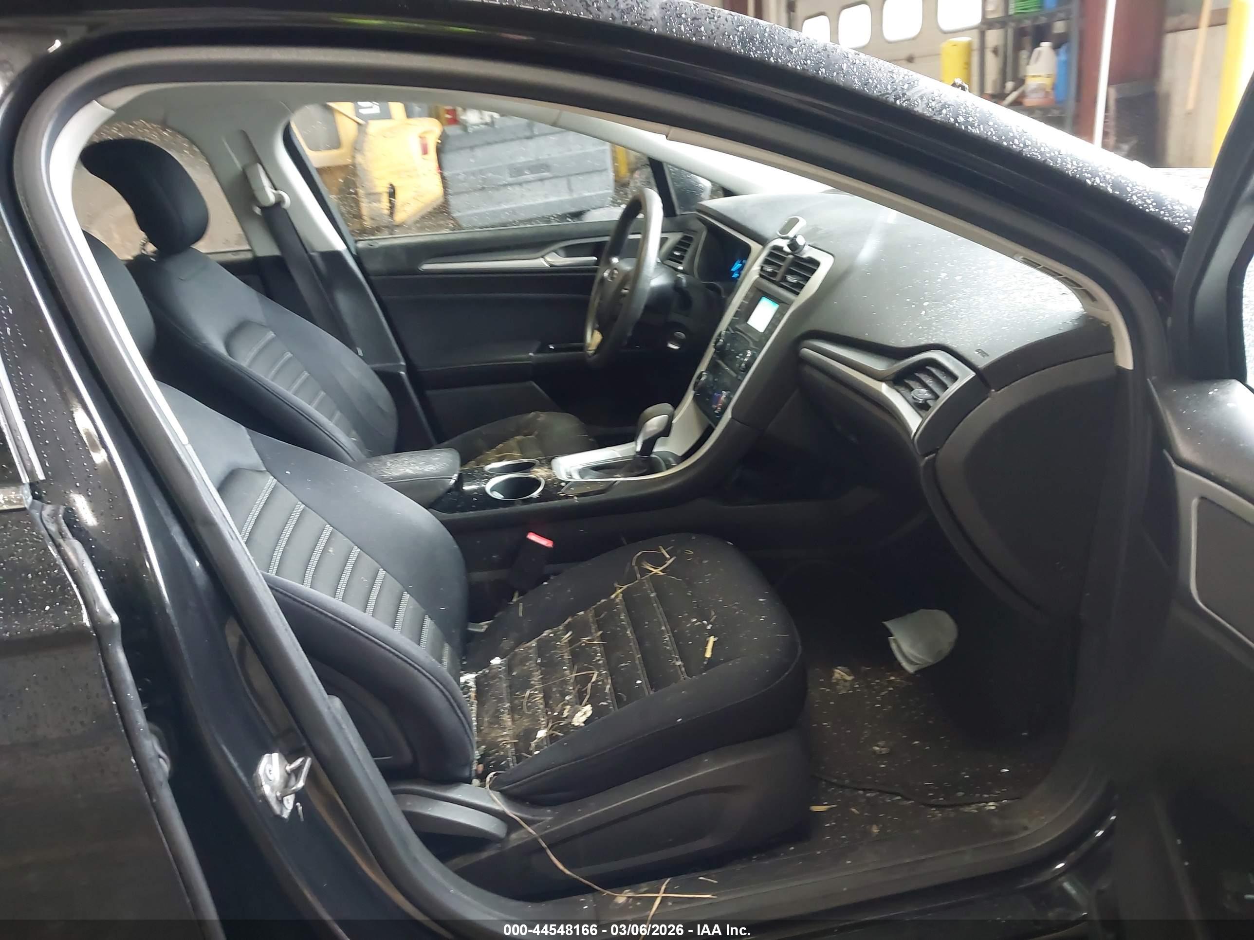 FORD FUSION image 5