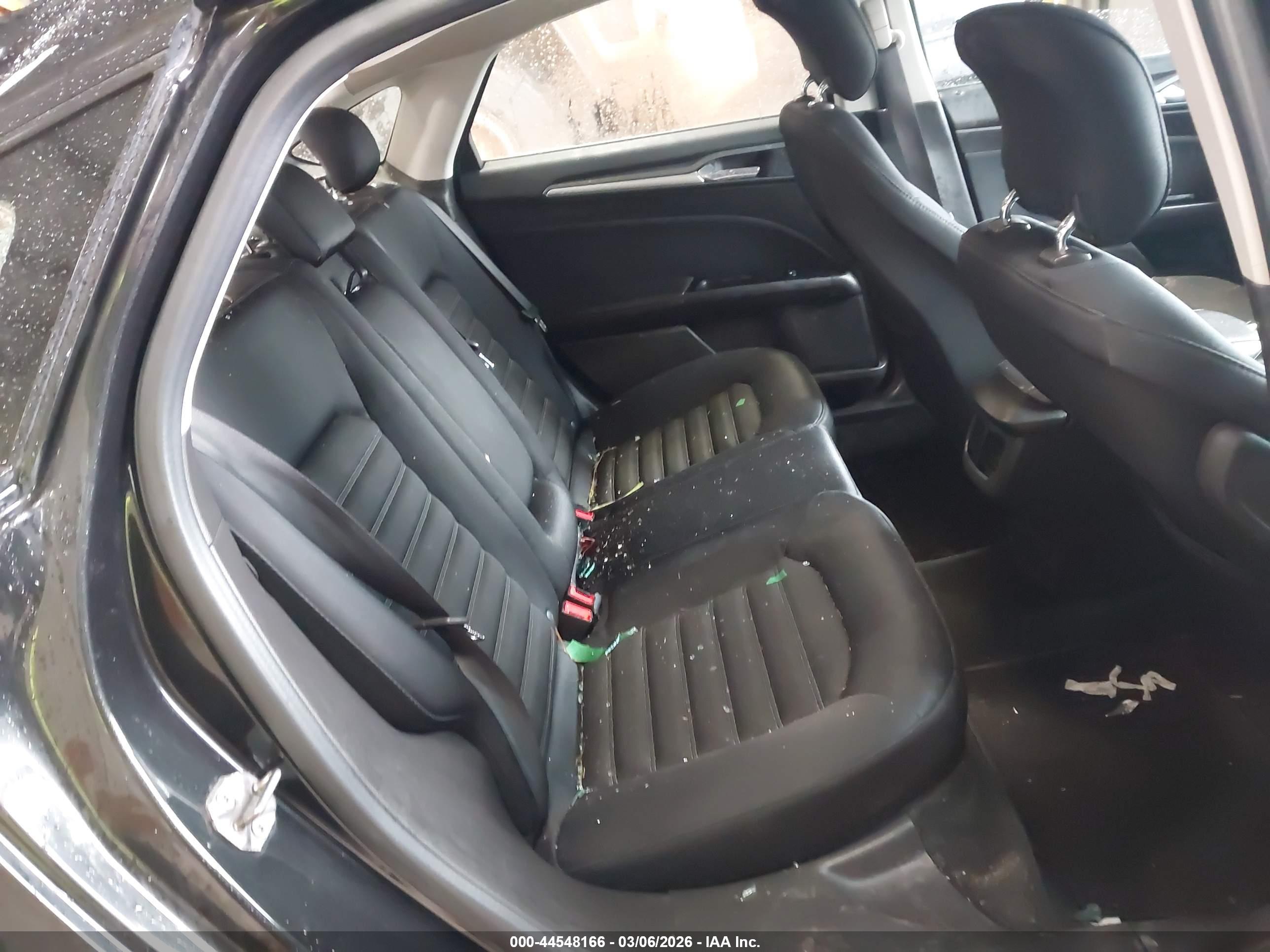 FORD FUSION image 8