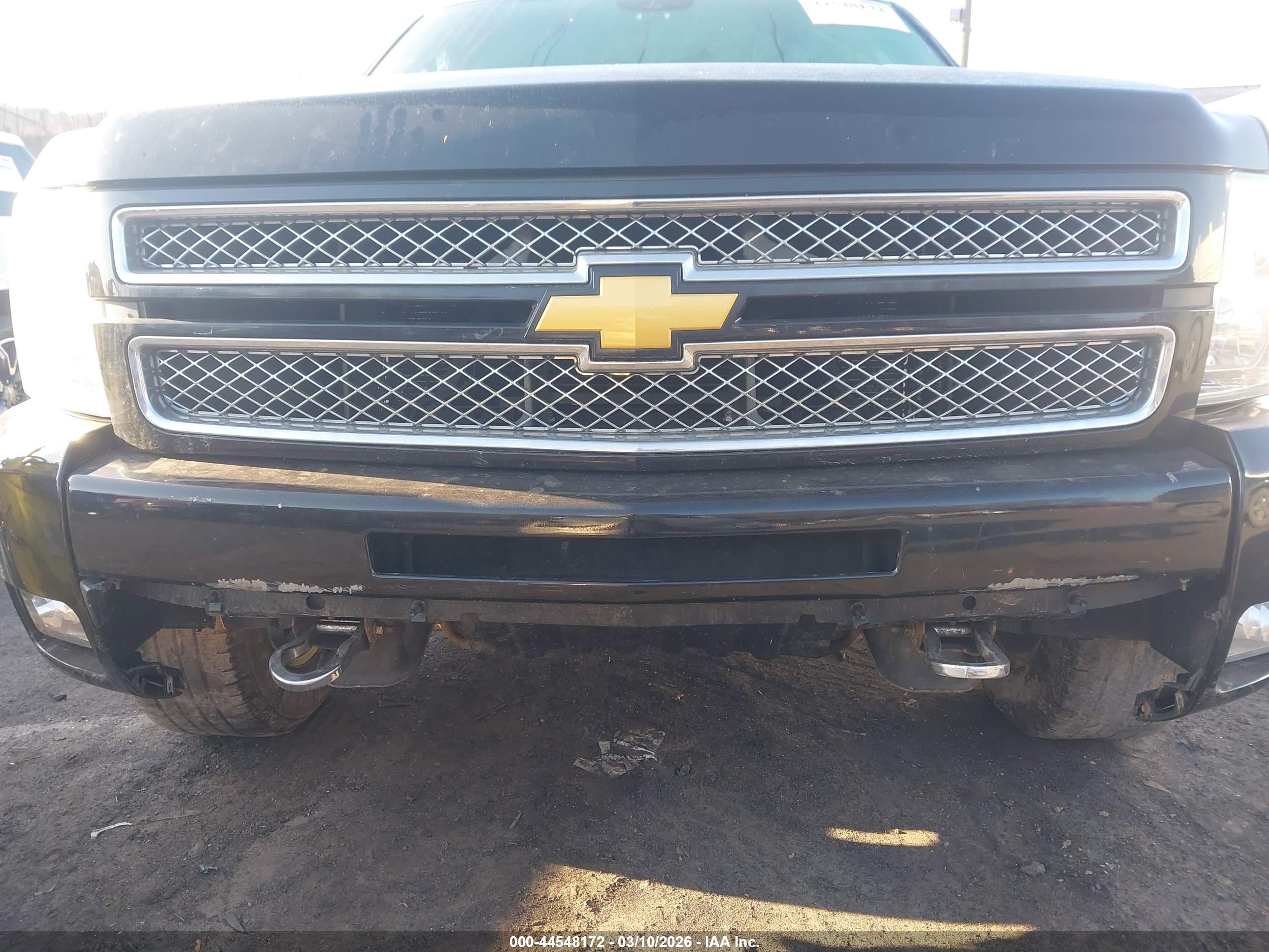 CHEVROLET SILVERADO image 6