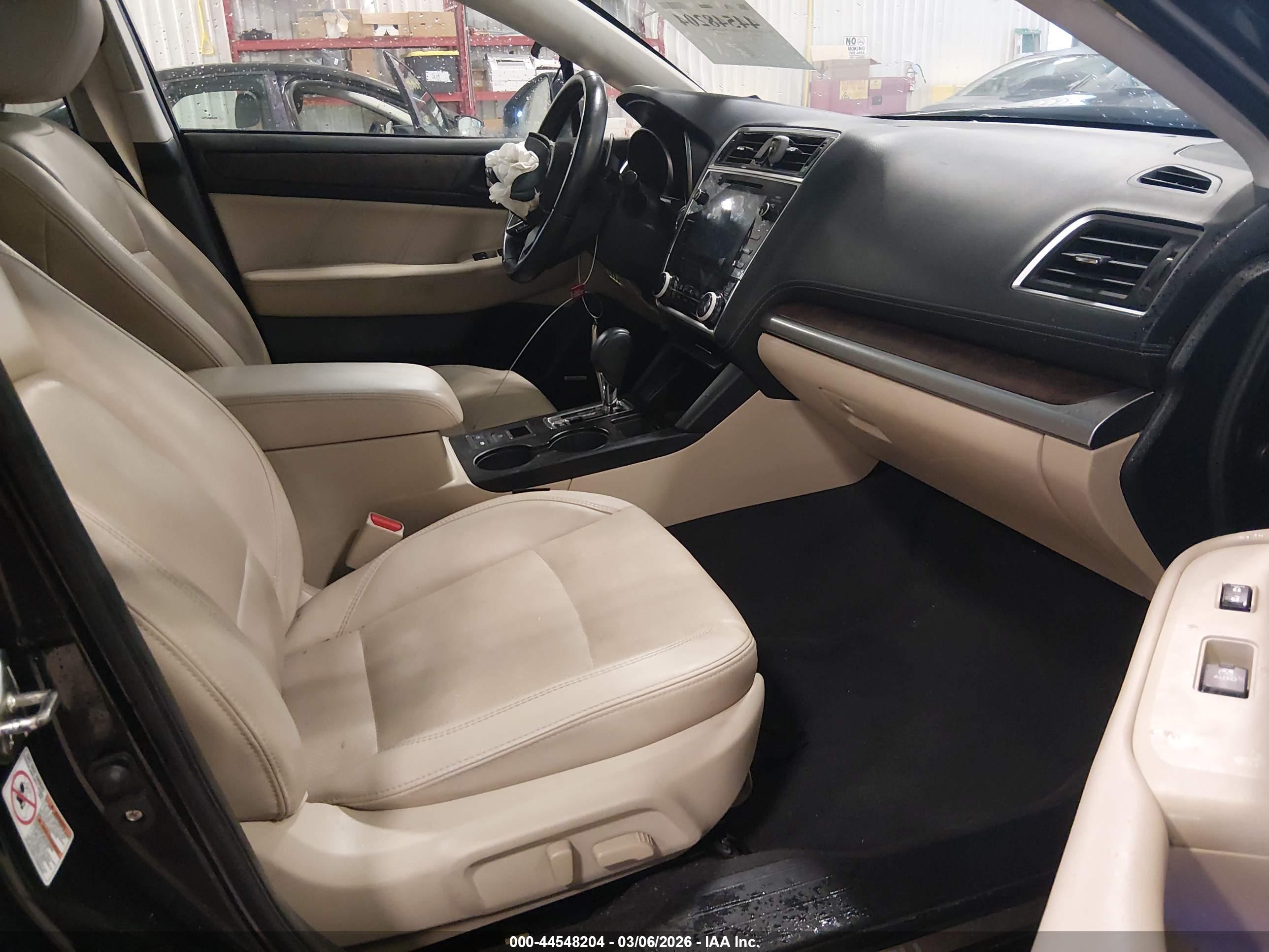 SUBARU OUTBACK image 5