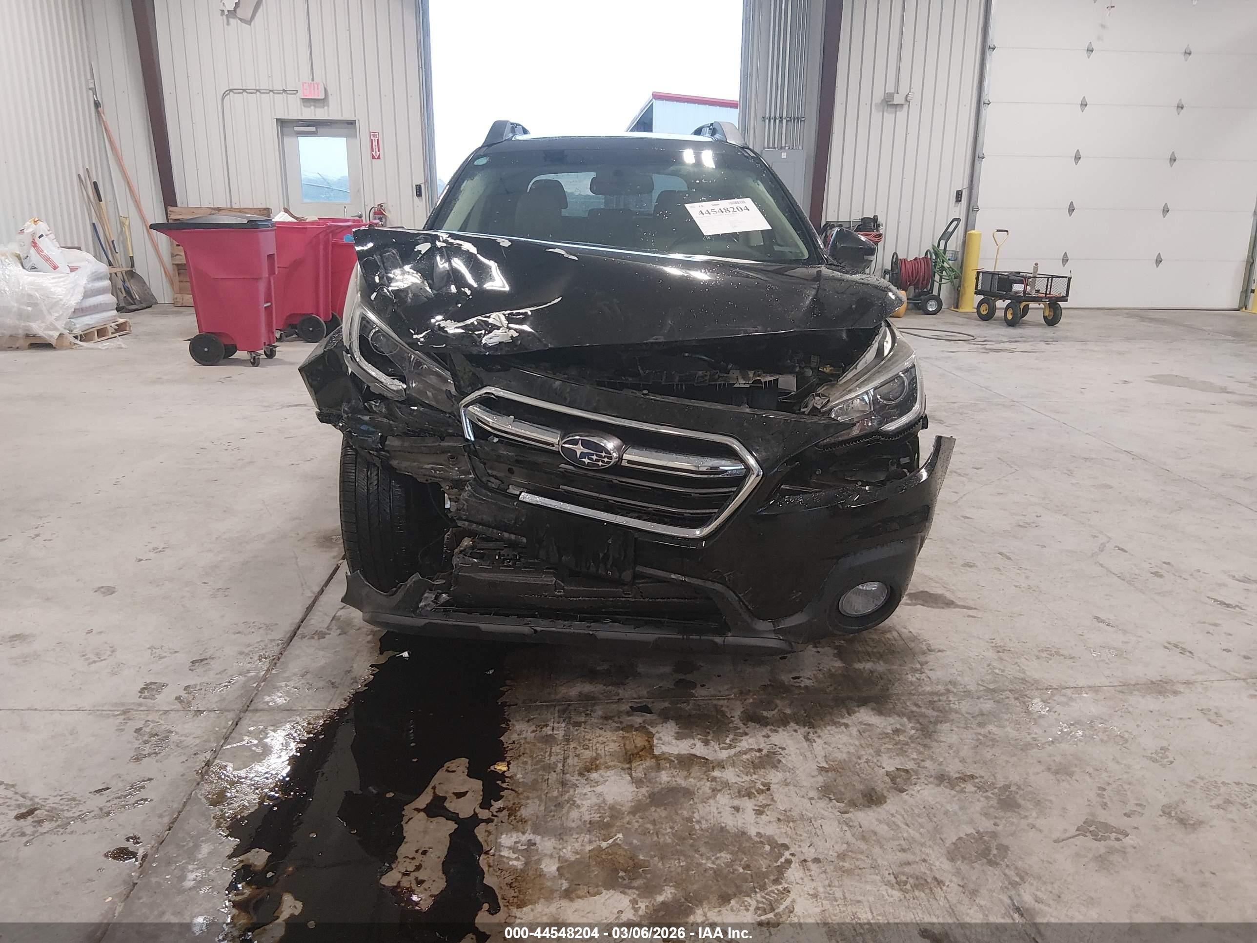SUBARU OUTBACK image 6