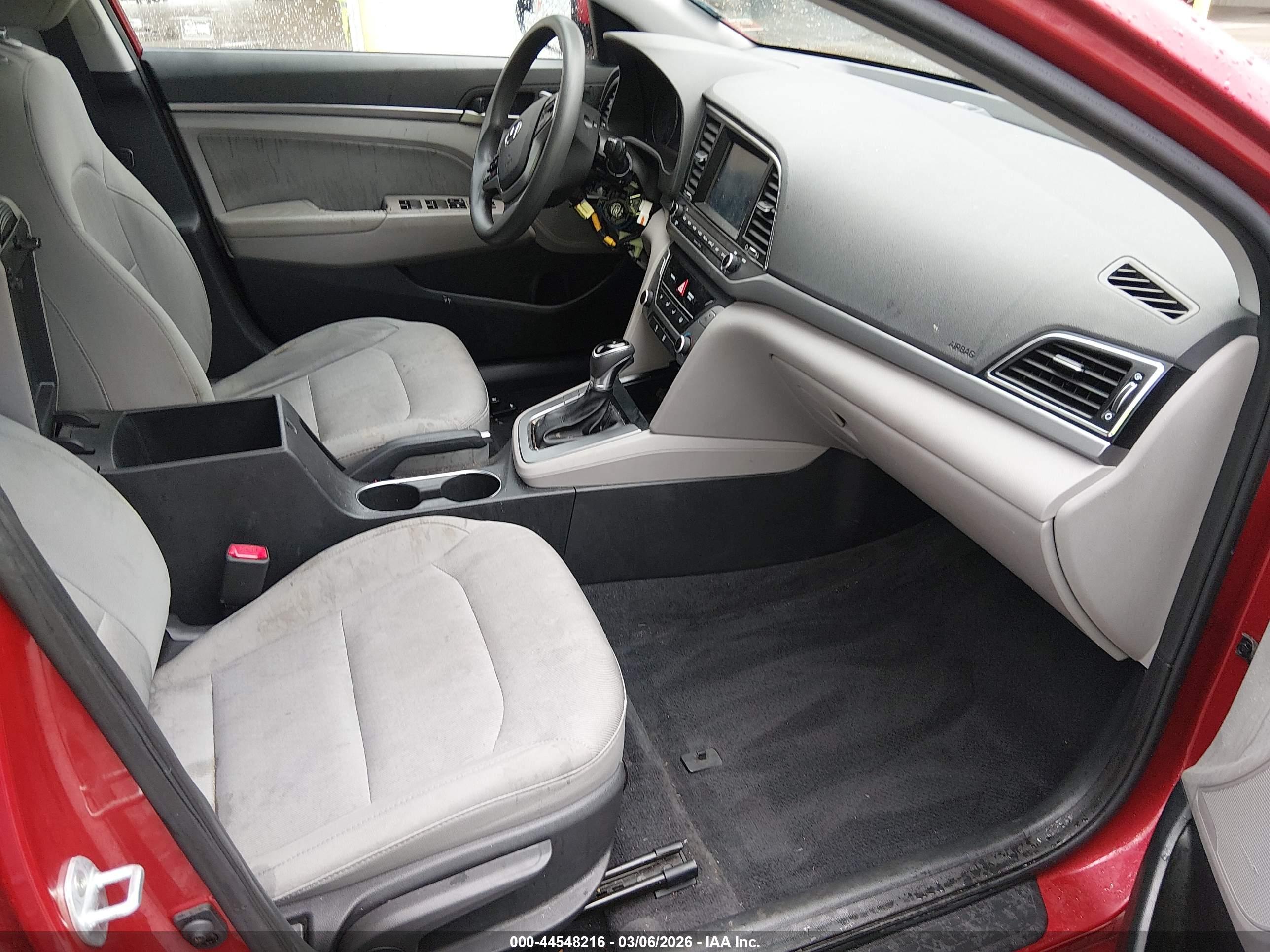 HYUNDAI ELANTRA image 5