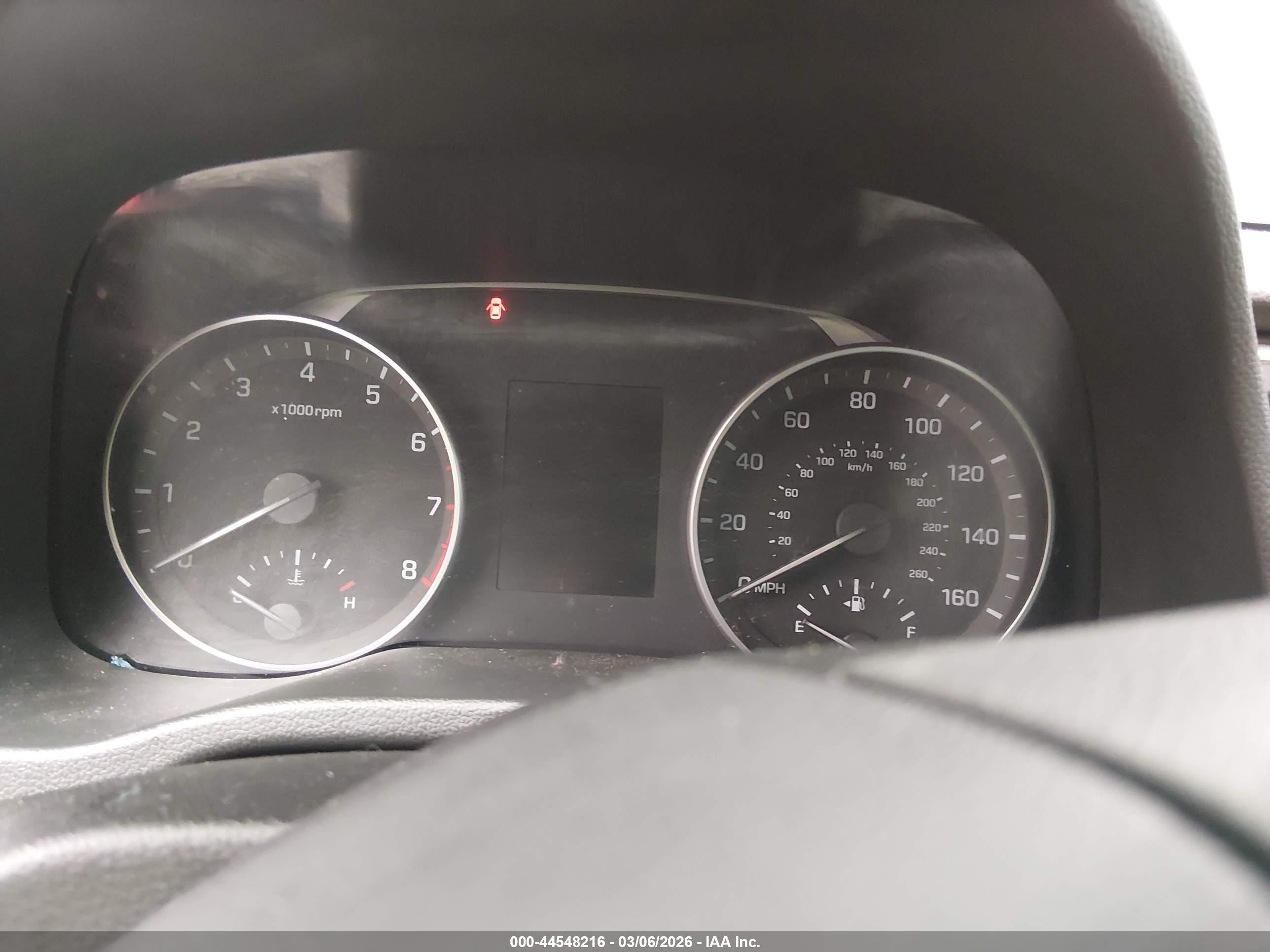 HYUNDAI ELANTRA image 7