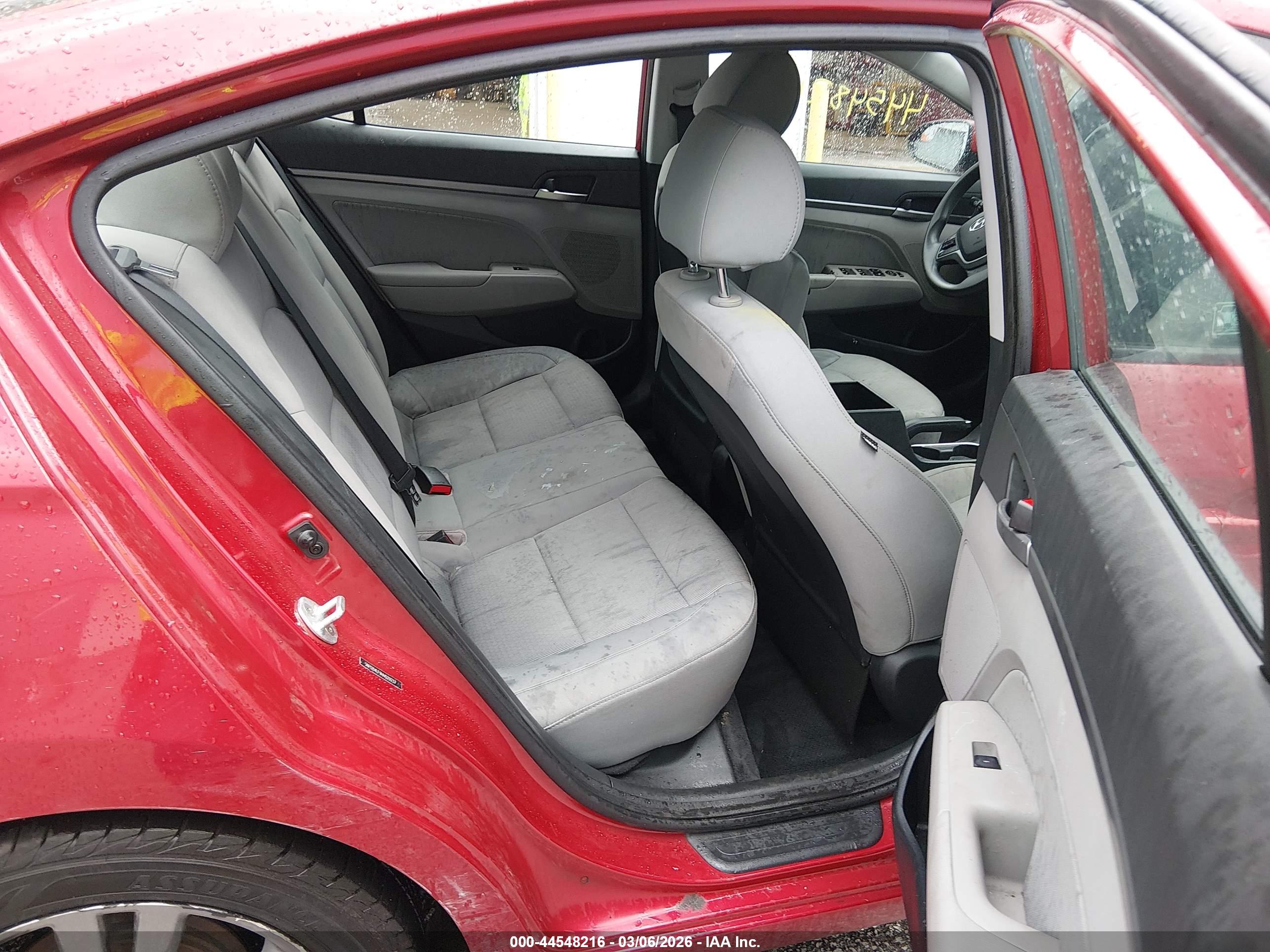 HYUNDAI ELANTRA image 8
