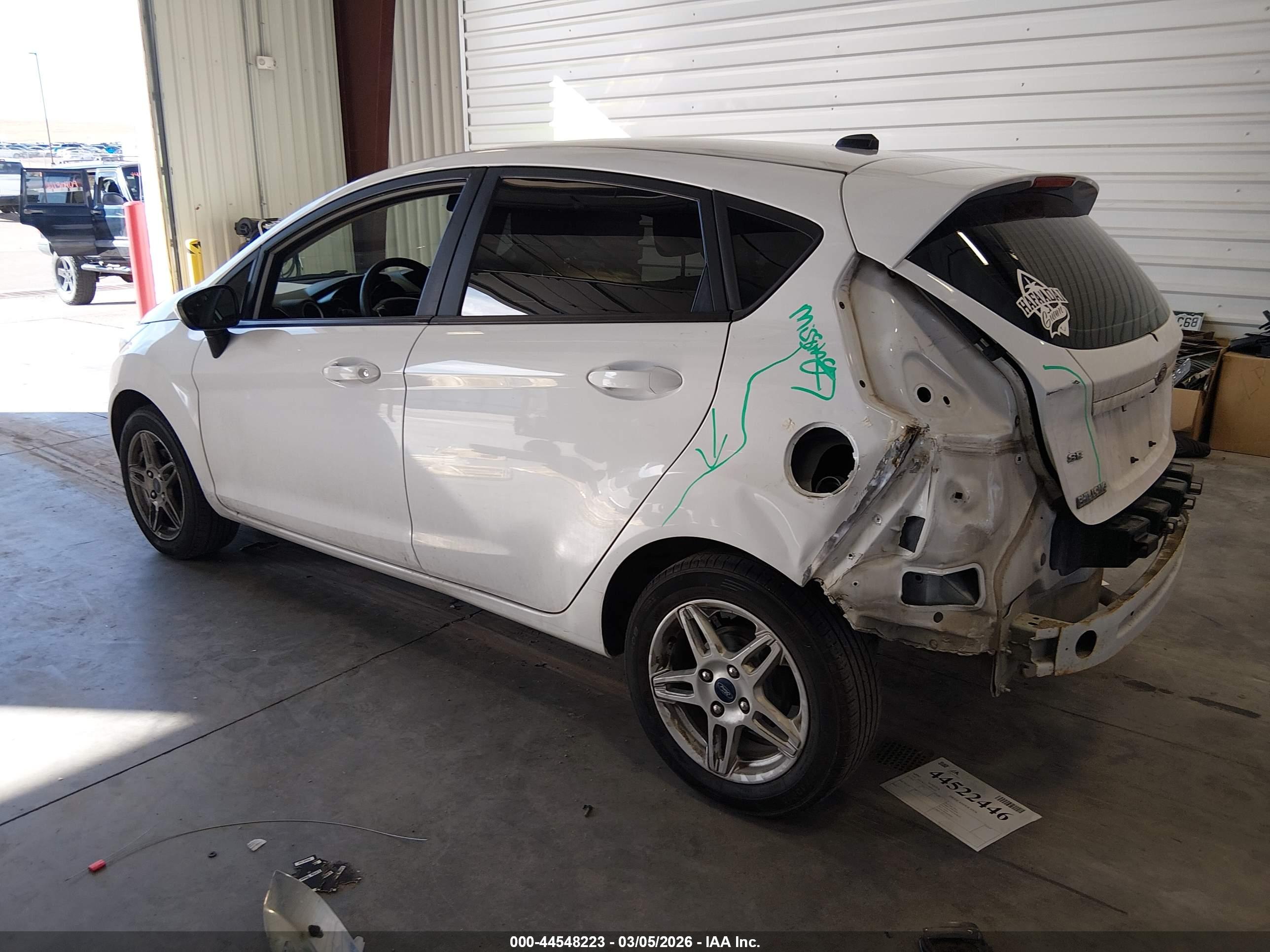 FORD FIESTA image 3