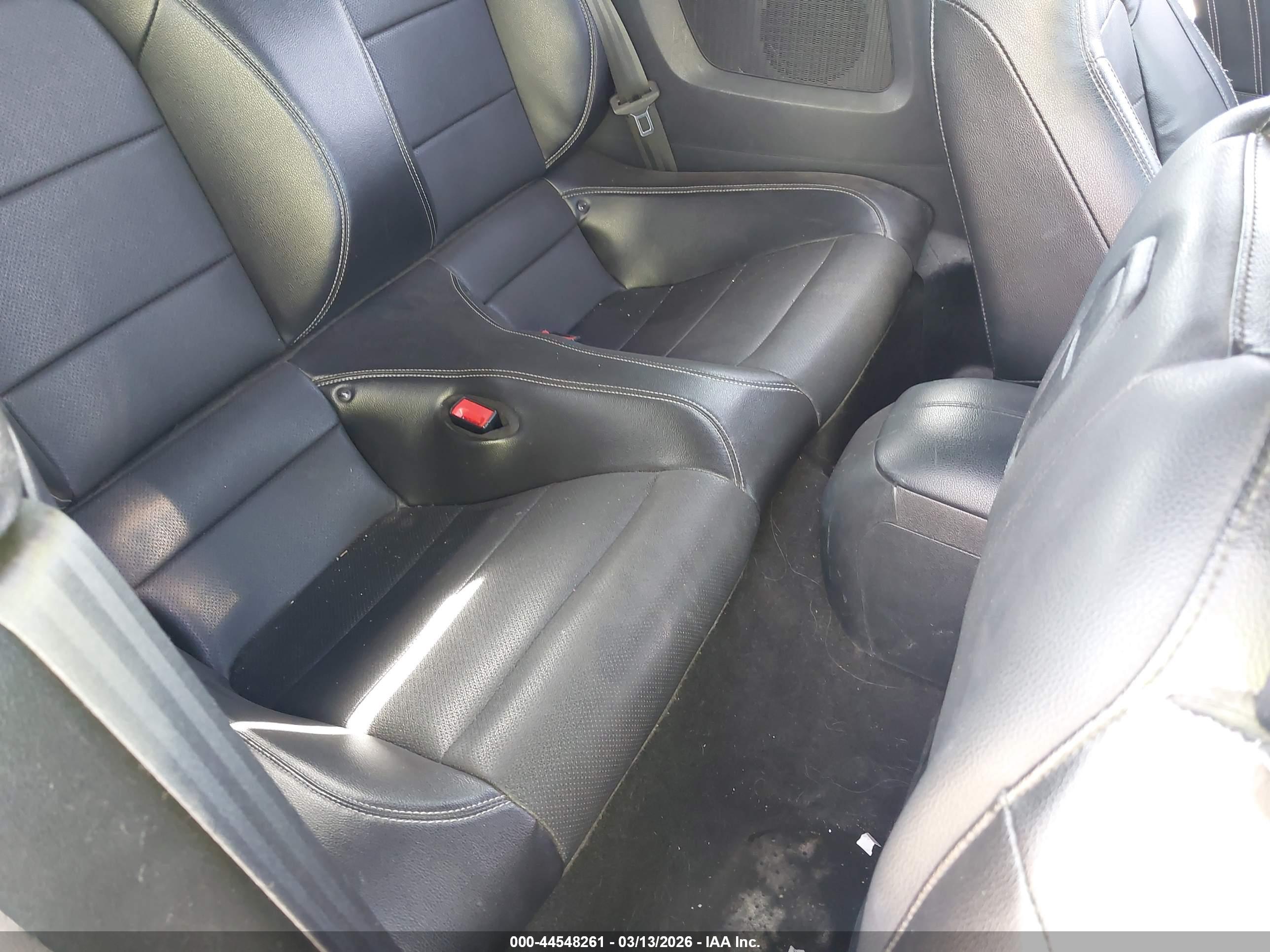 FORD MUSTANG image 8