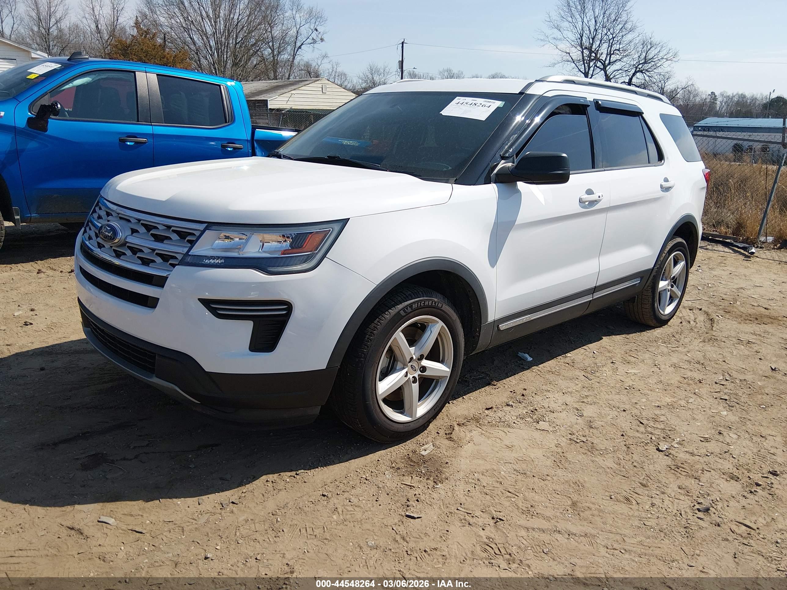 FORD EXPLORER image 2