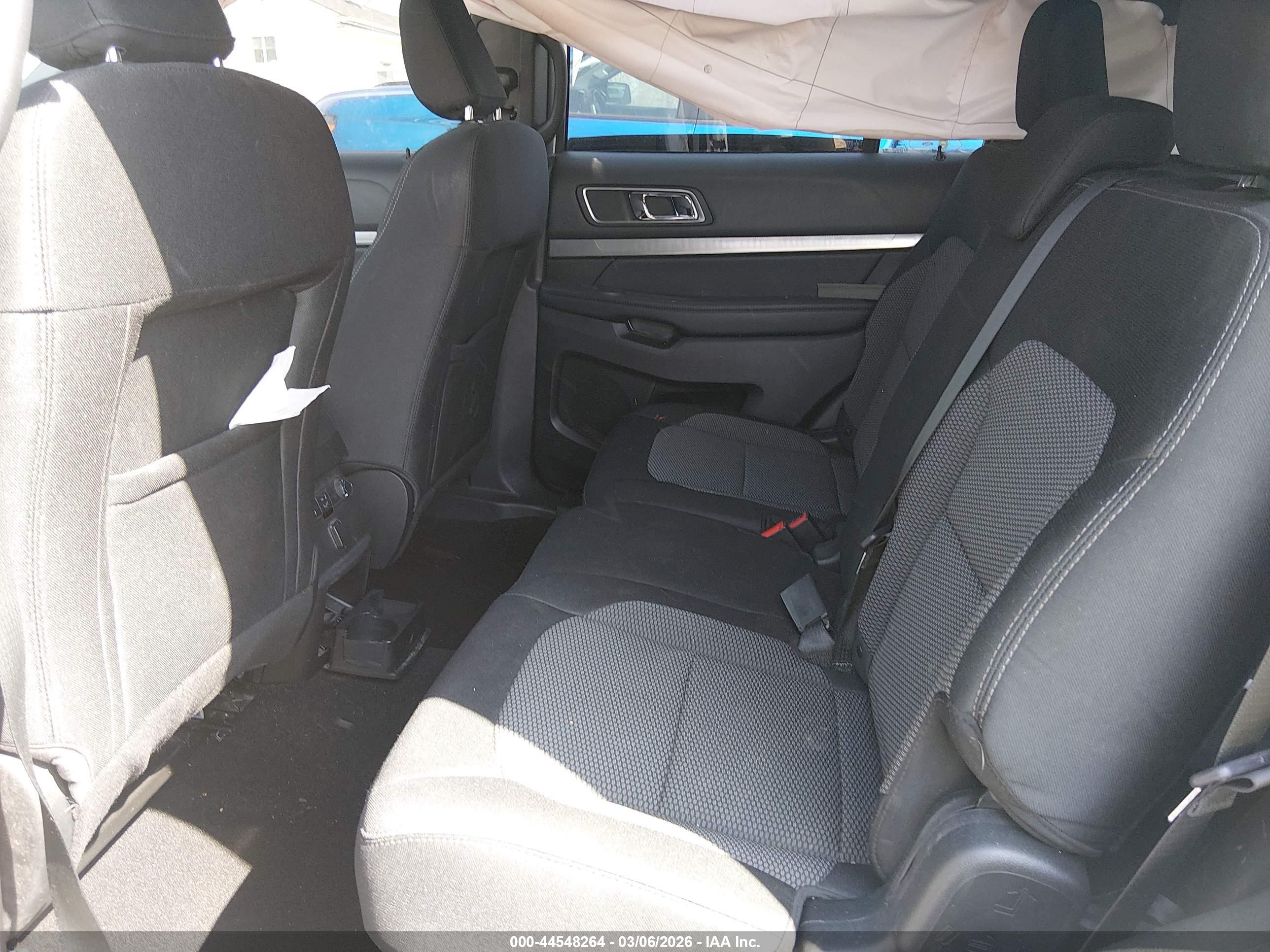 FORD EXPLORER image 8