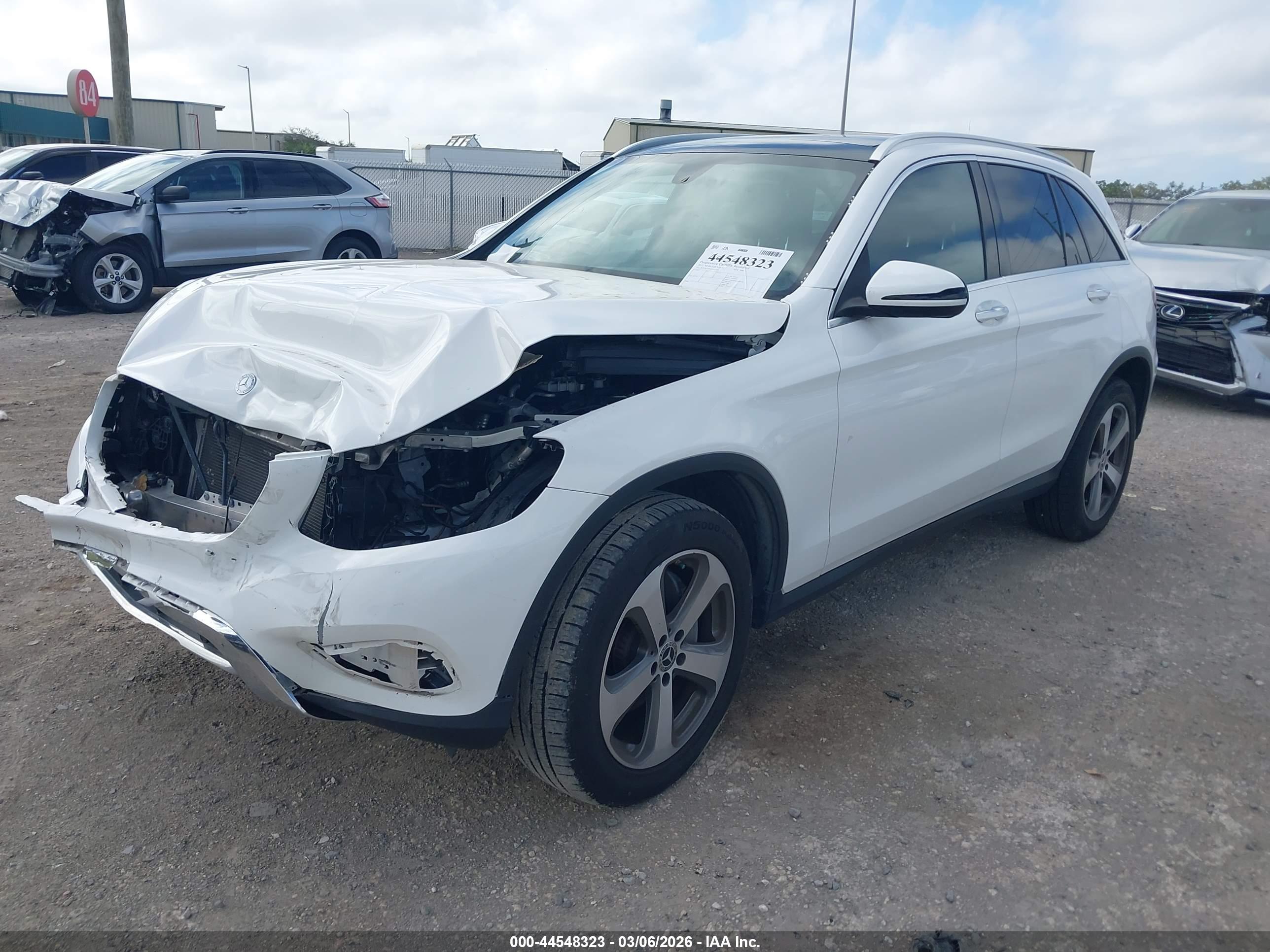 MERCEDES-BENZ GLC image 2
