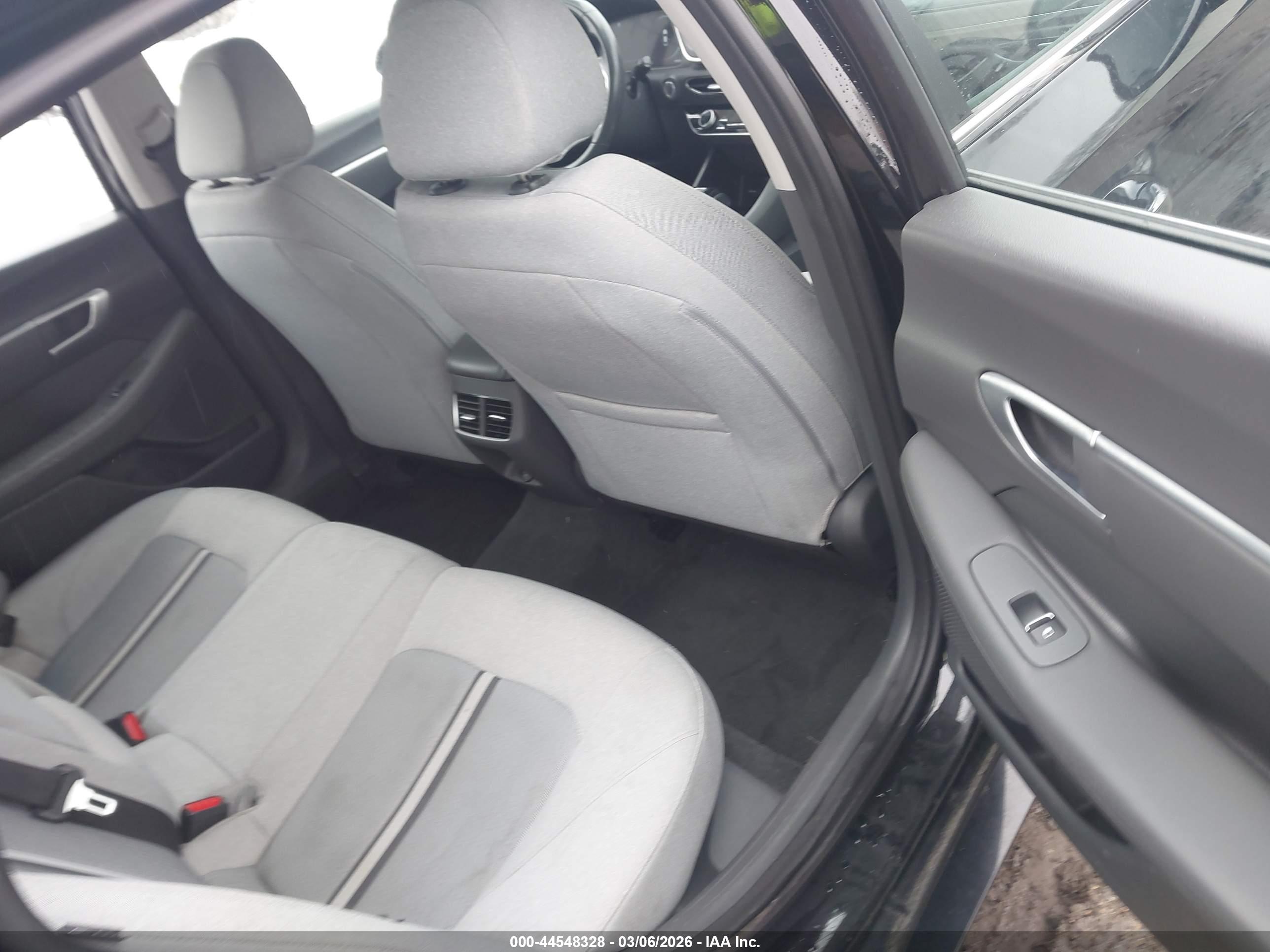 HYUNDAI SONATA image 8