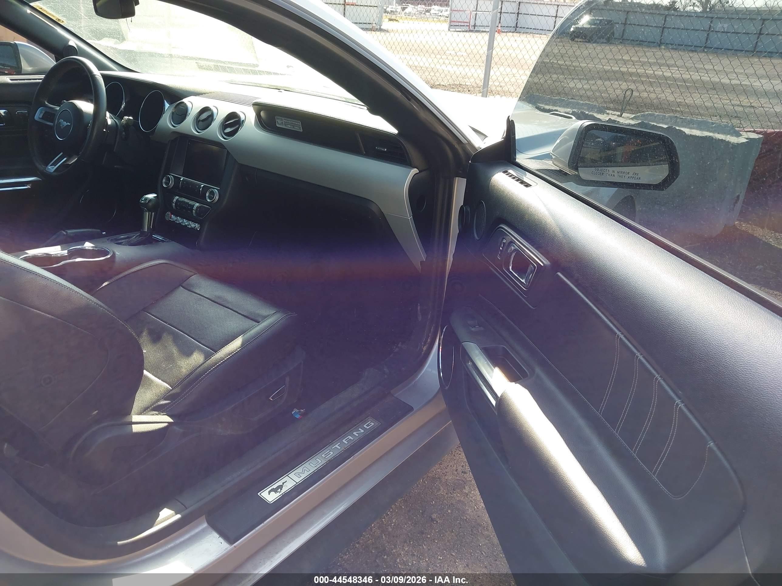FORD MUSTANG image 5