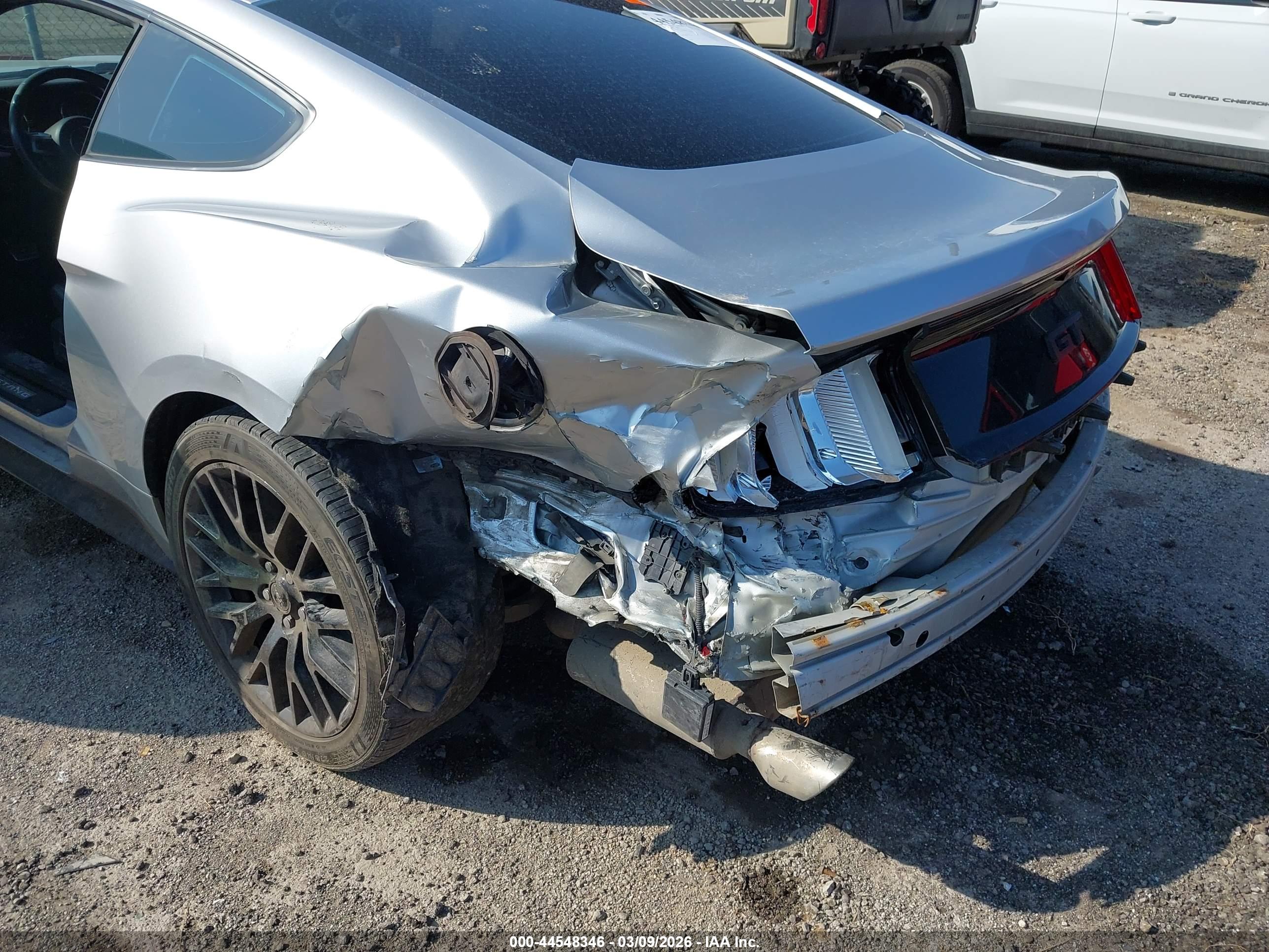 FORD MUSTANG image 6