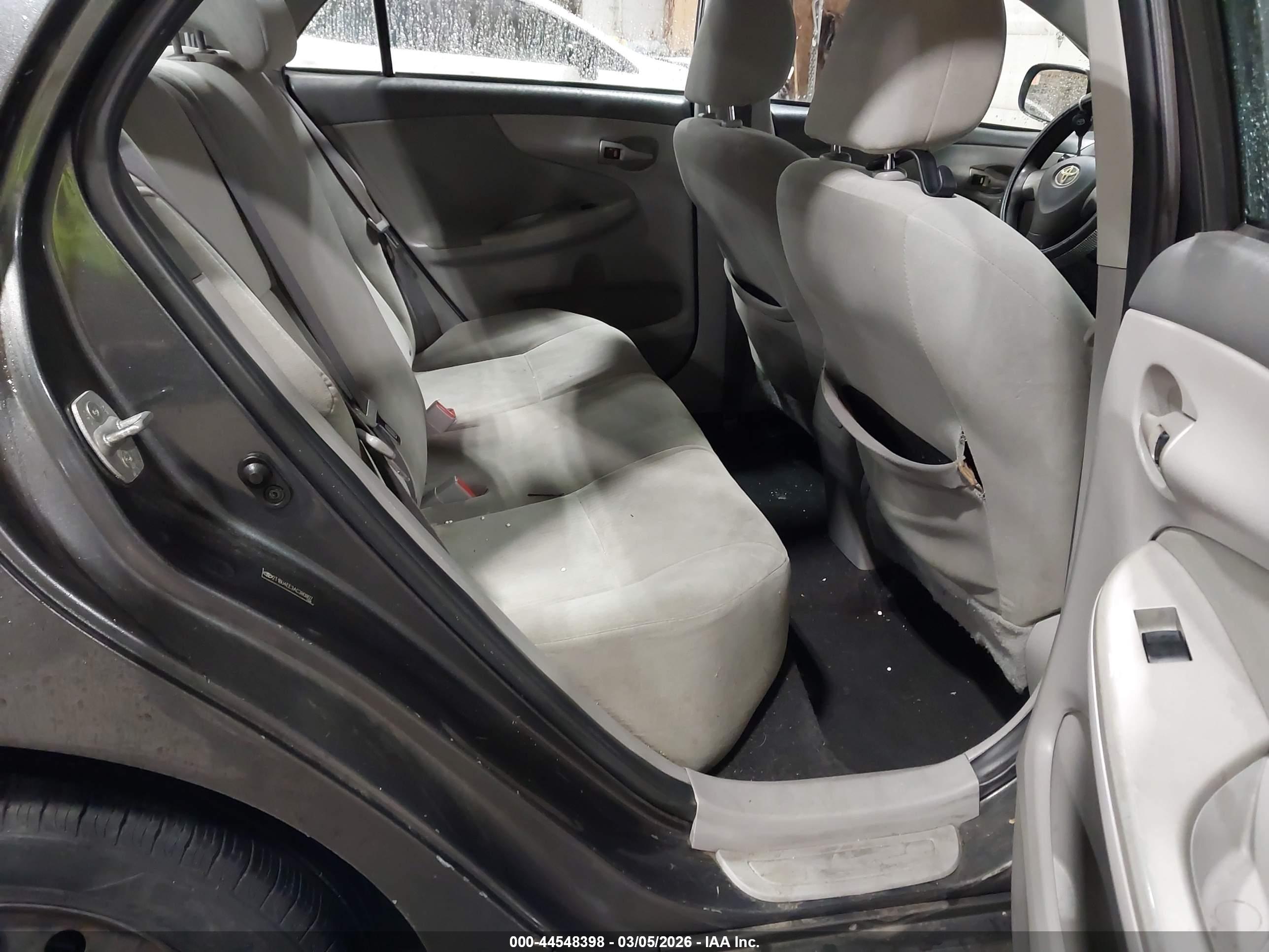TOYOTA COROLLA image 8