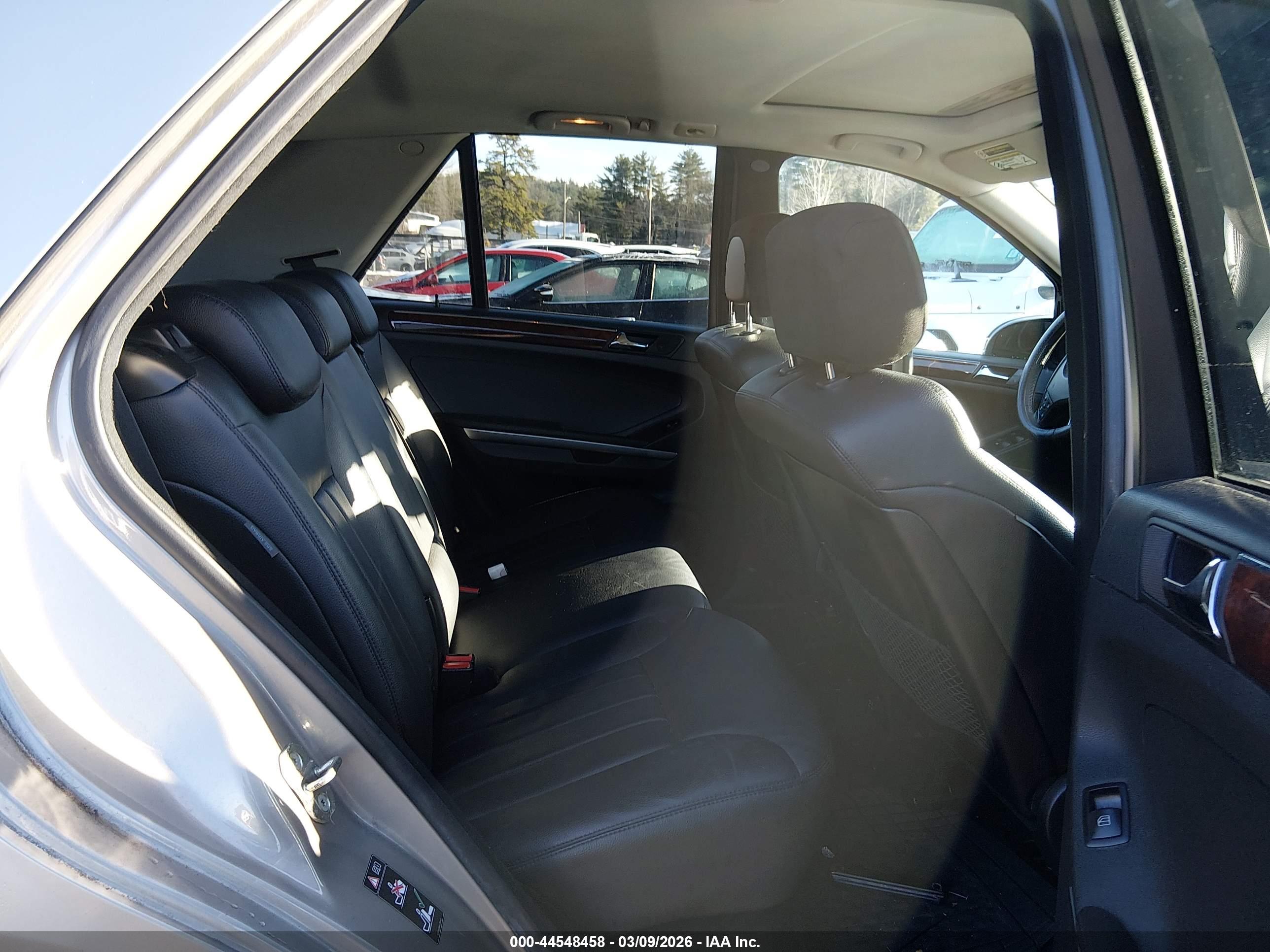 MERCEDES-BENZ ML image 8