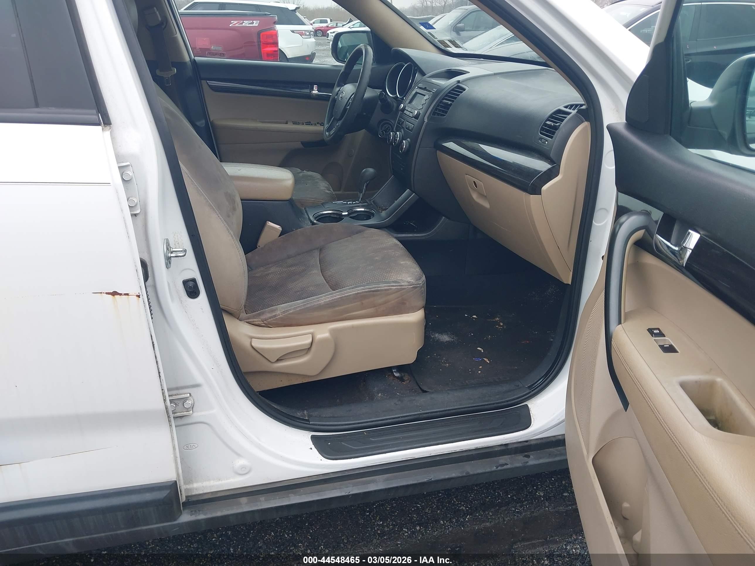 KIA SORENTO image 5