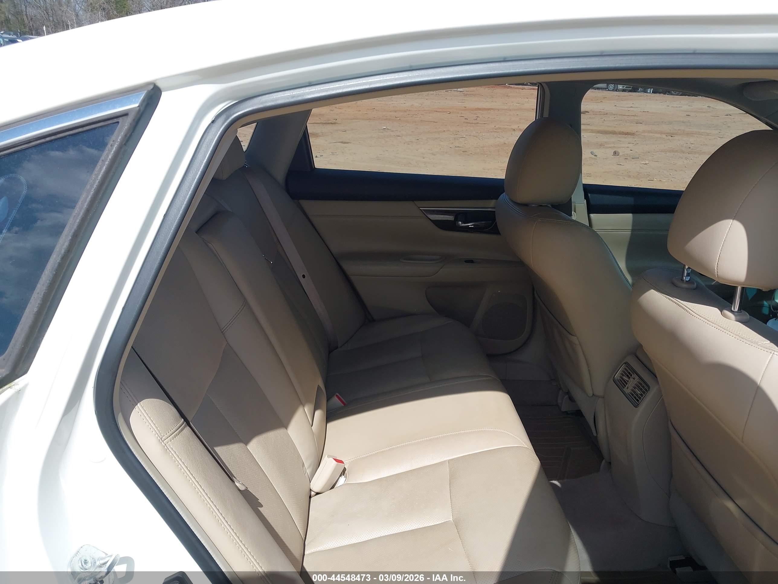 NISSAN ALTIMA image 8