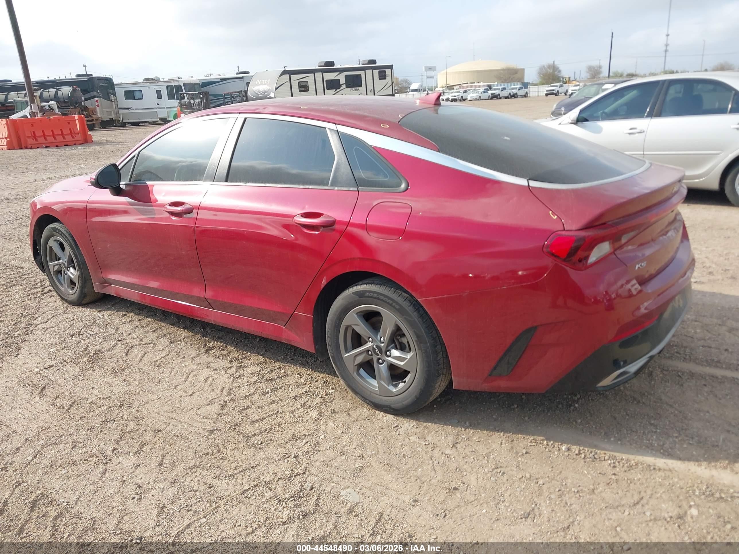 KIA K5 image 3