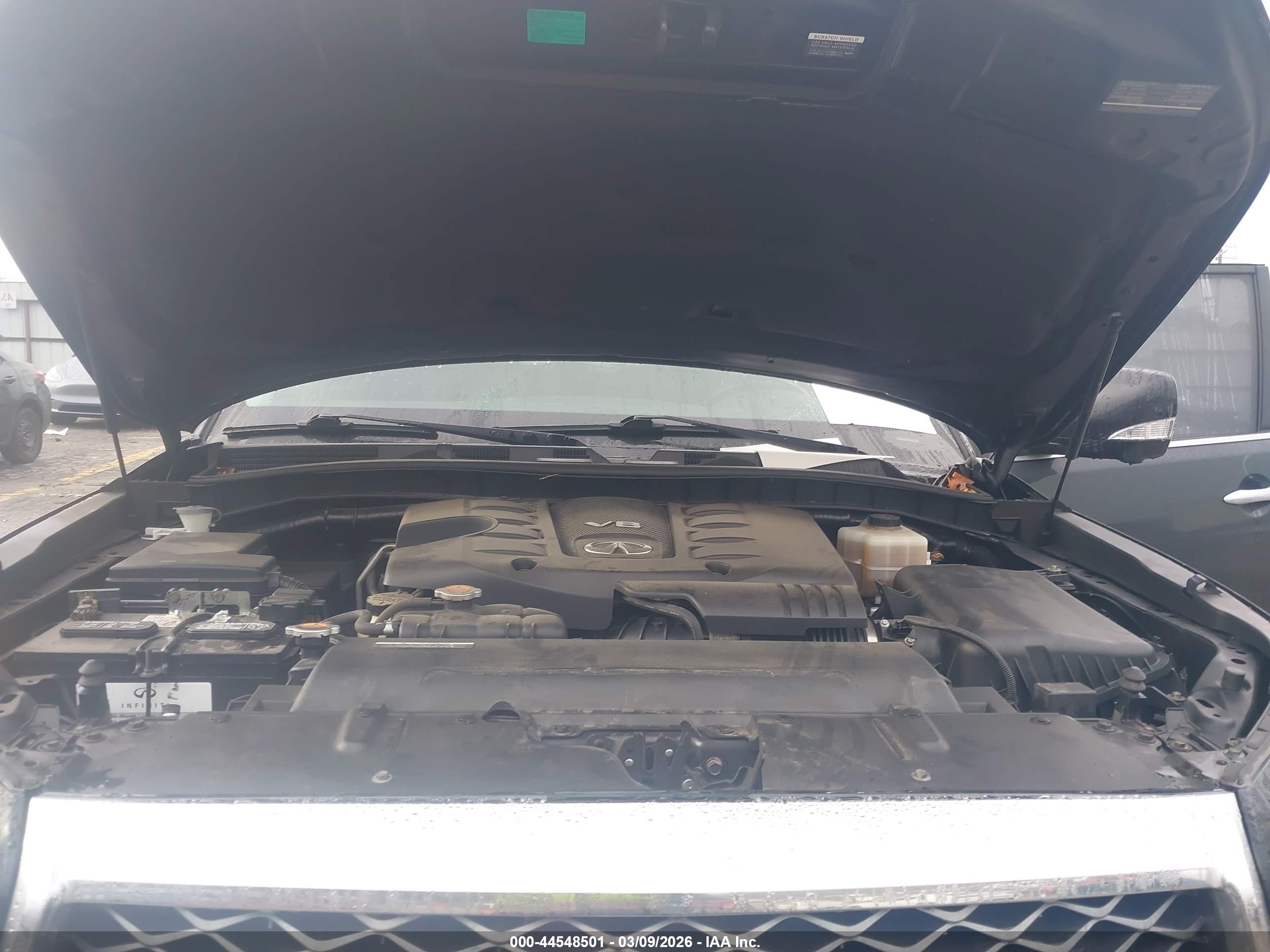 INFINITI QX80 image 10