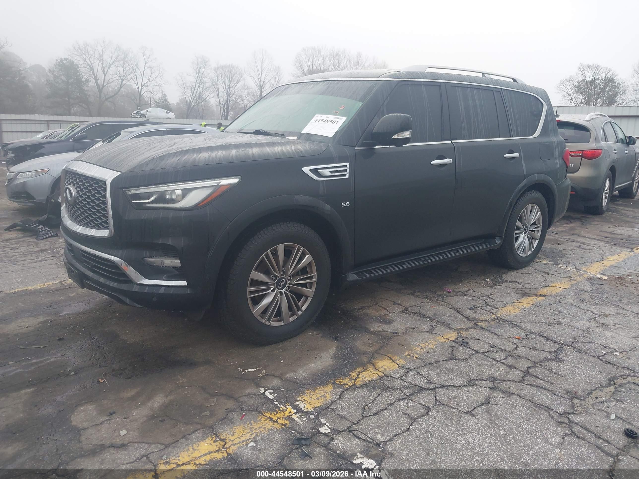 INFINITI QX80 image 2
