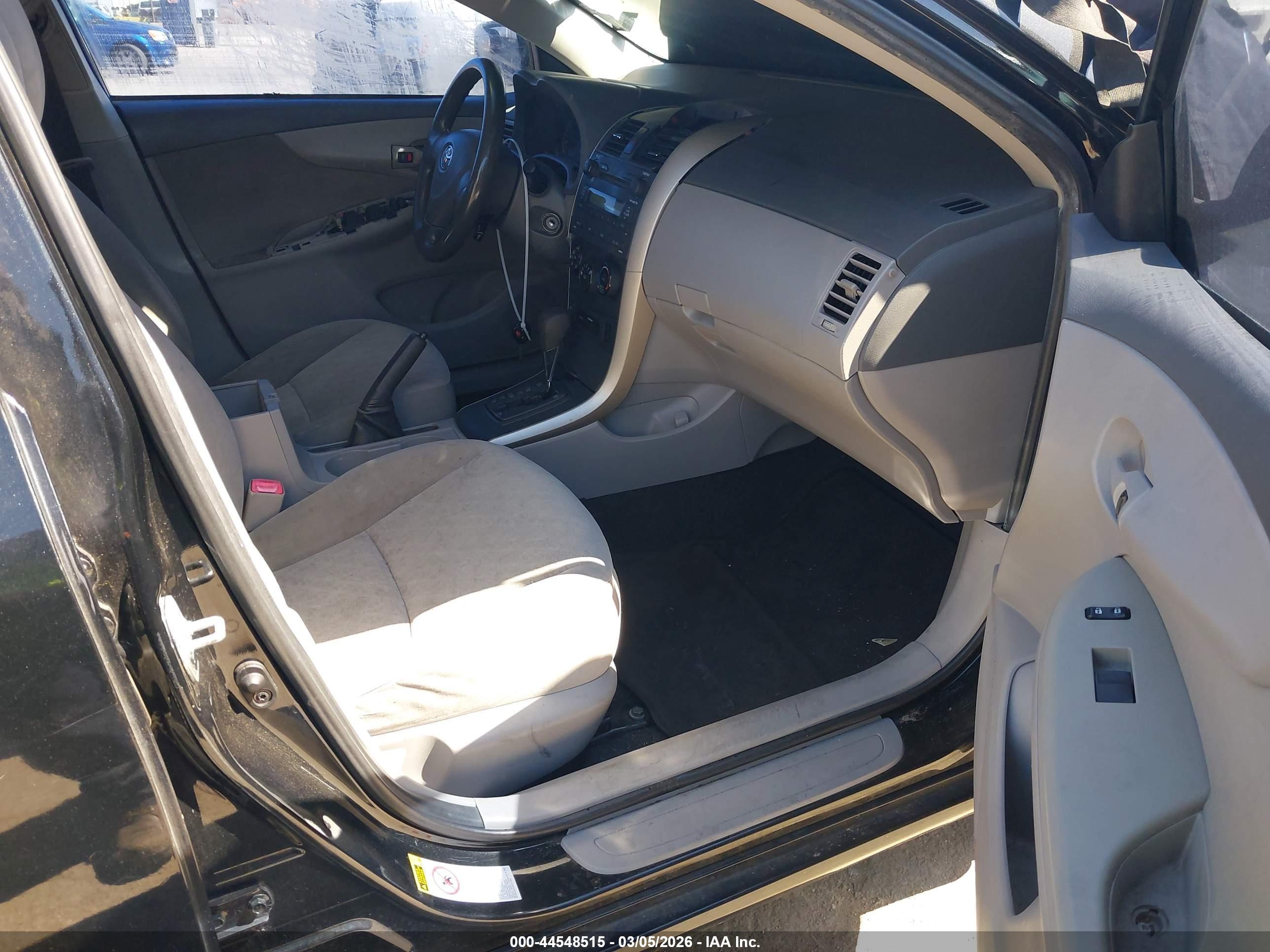 TOYOTA COROLLA image 5