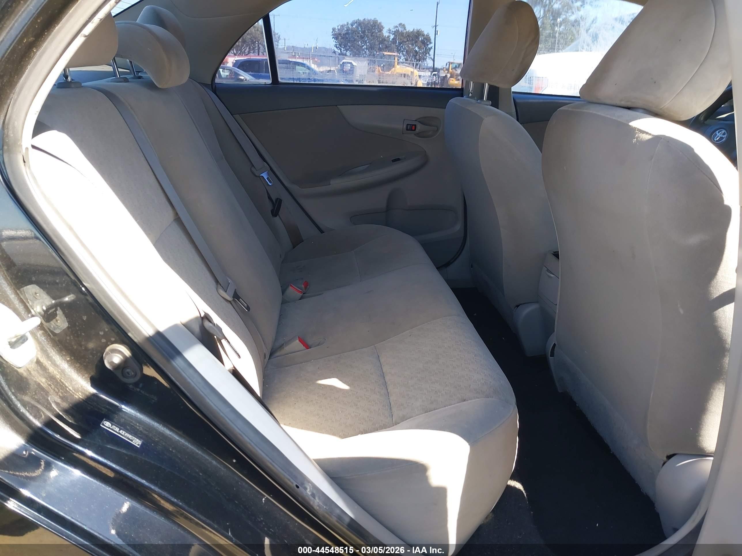 TOYOTA COROLLA image 8