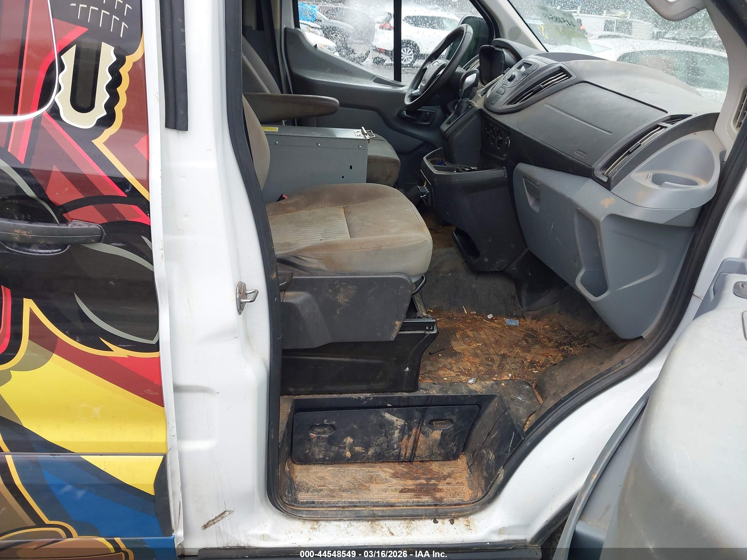 FORD TRANSIT-150 image 5