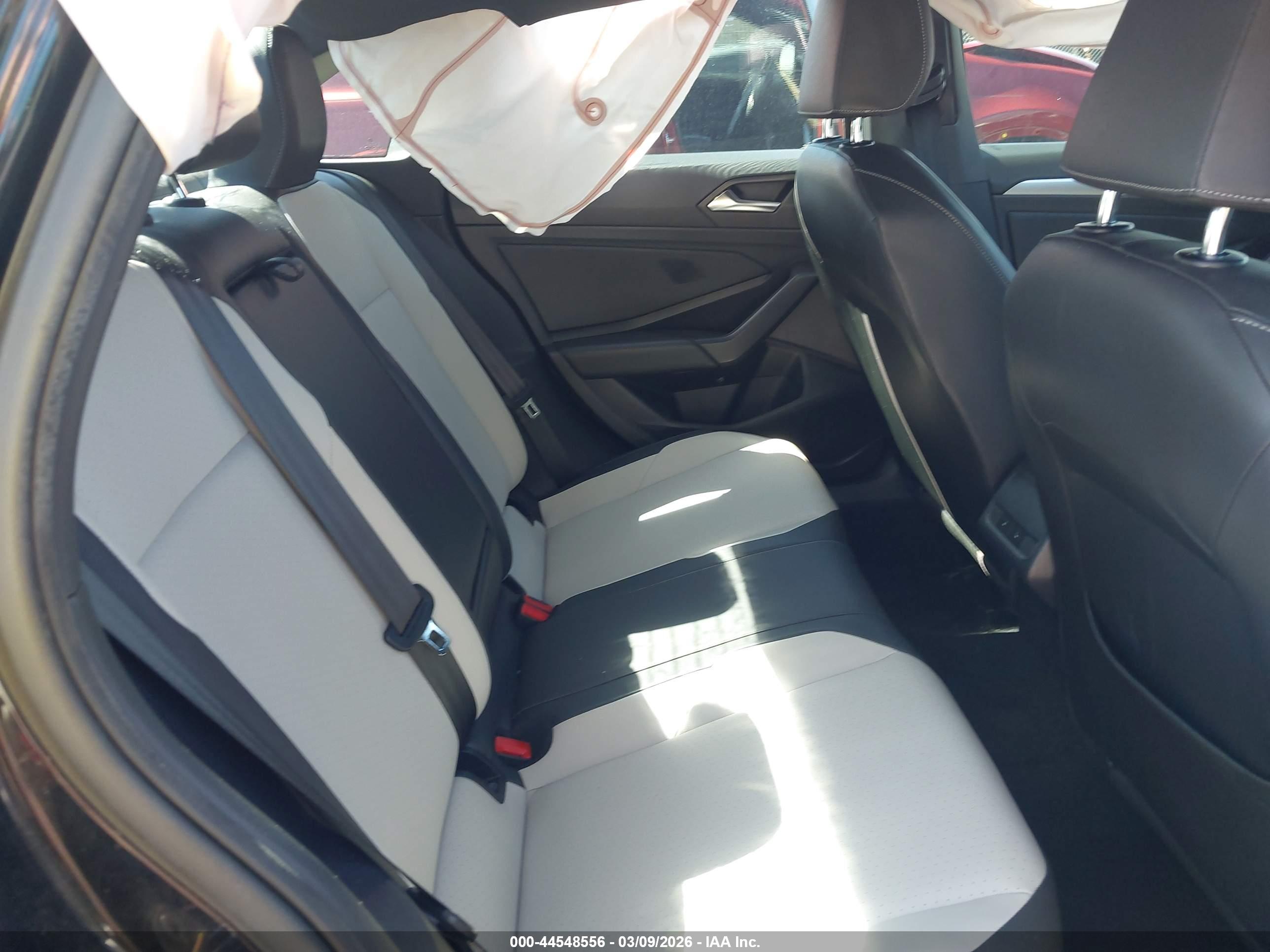 VOLKSWAGEN JETTA image 8