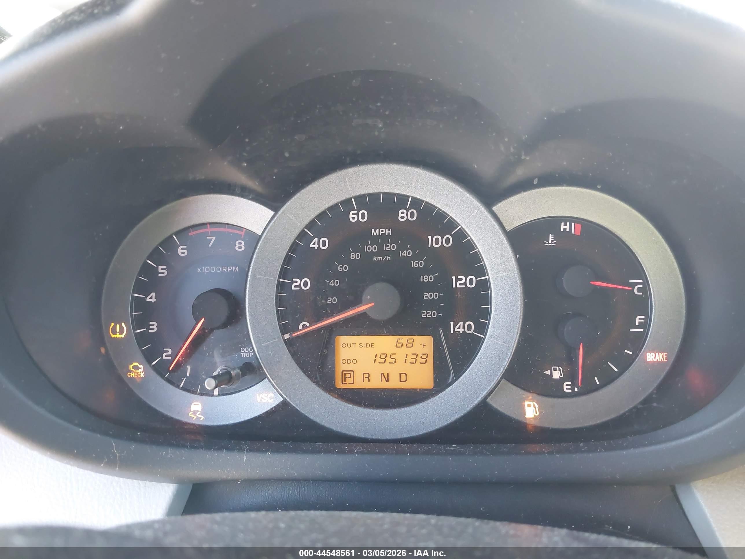 TOYOTA RAV4 image 7