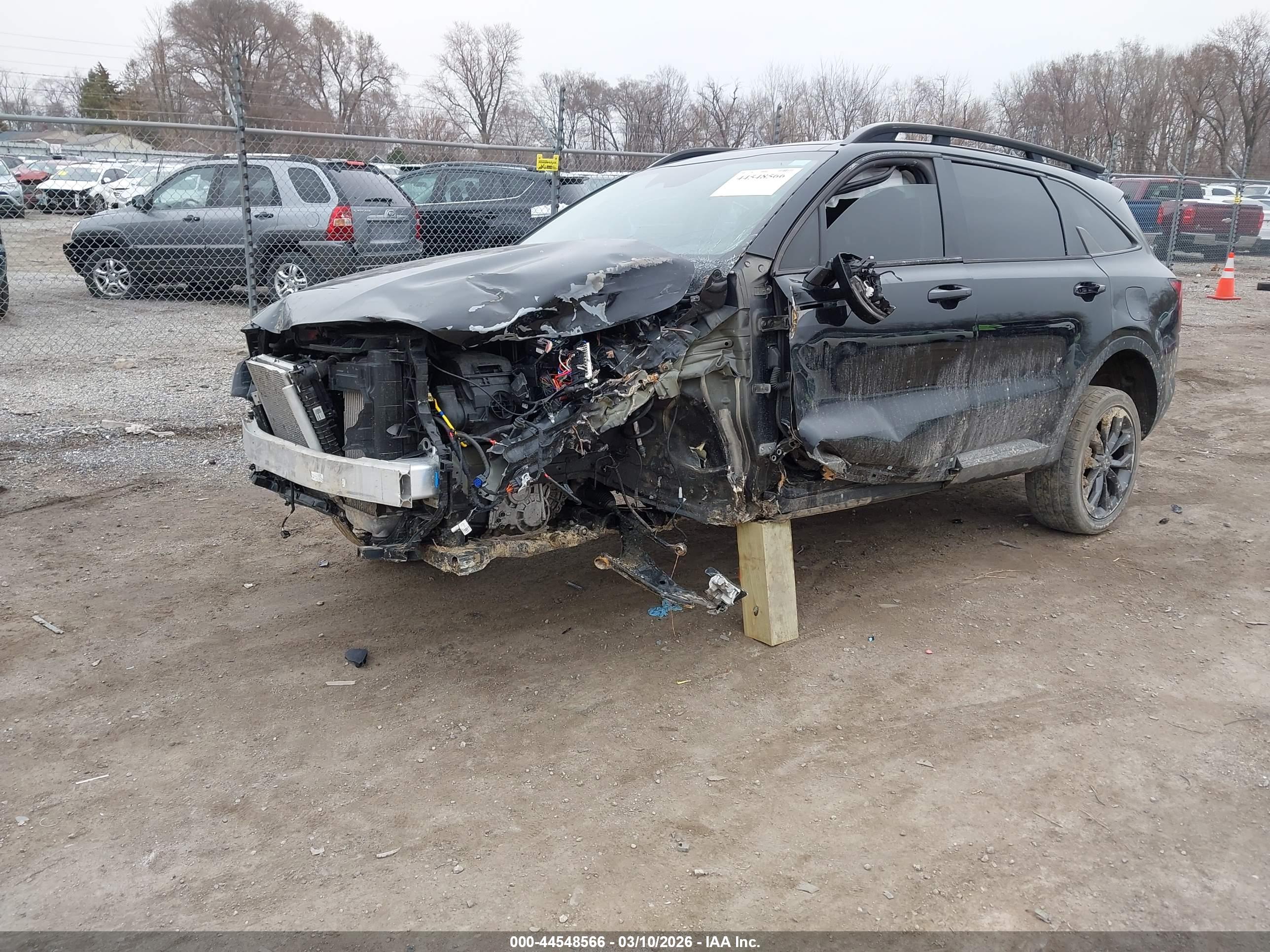 KIA SORENTO image 2