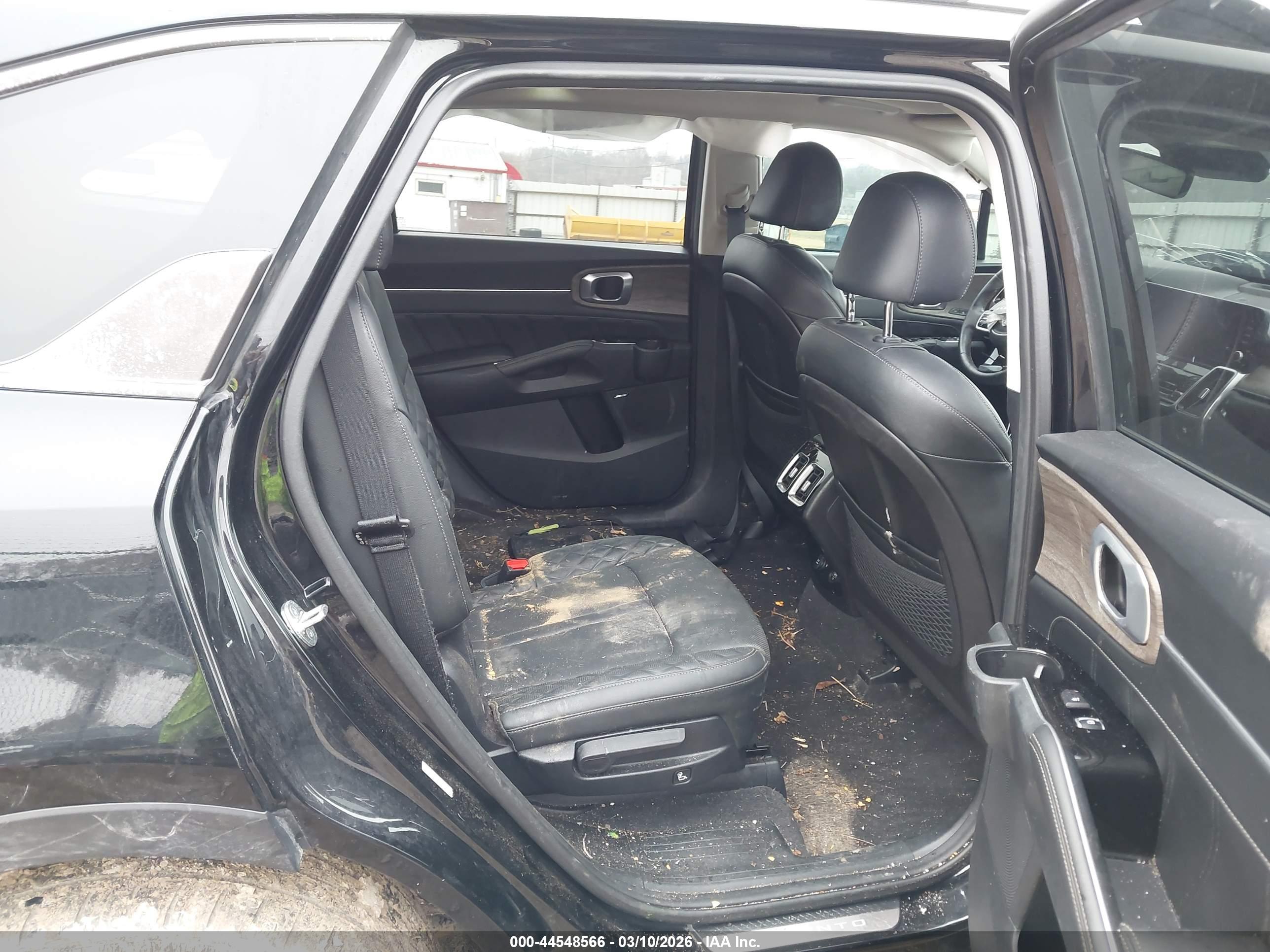 KIA SORENTO image 8