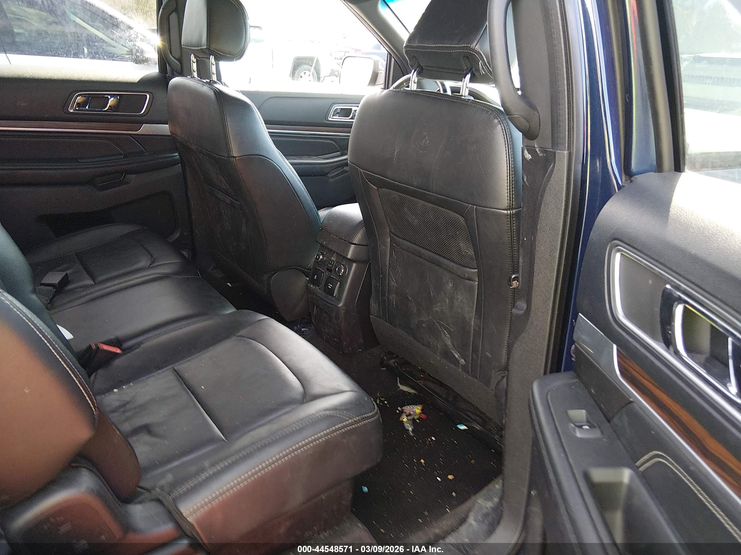 FORD EXPLORER image 8