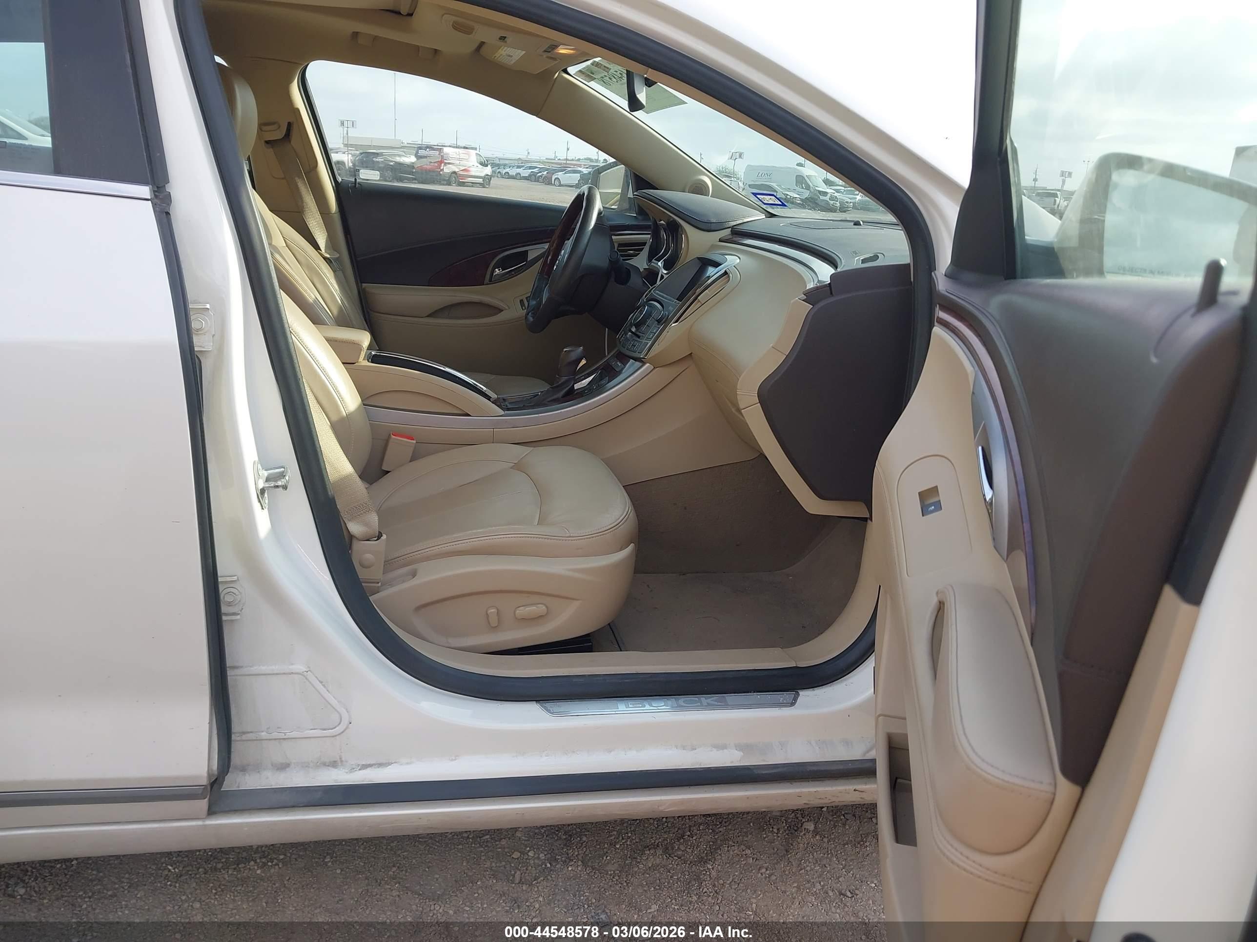 BUICK LACROSSE image 5