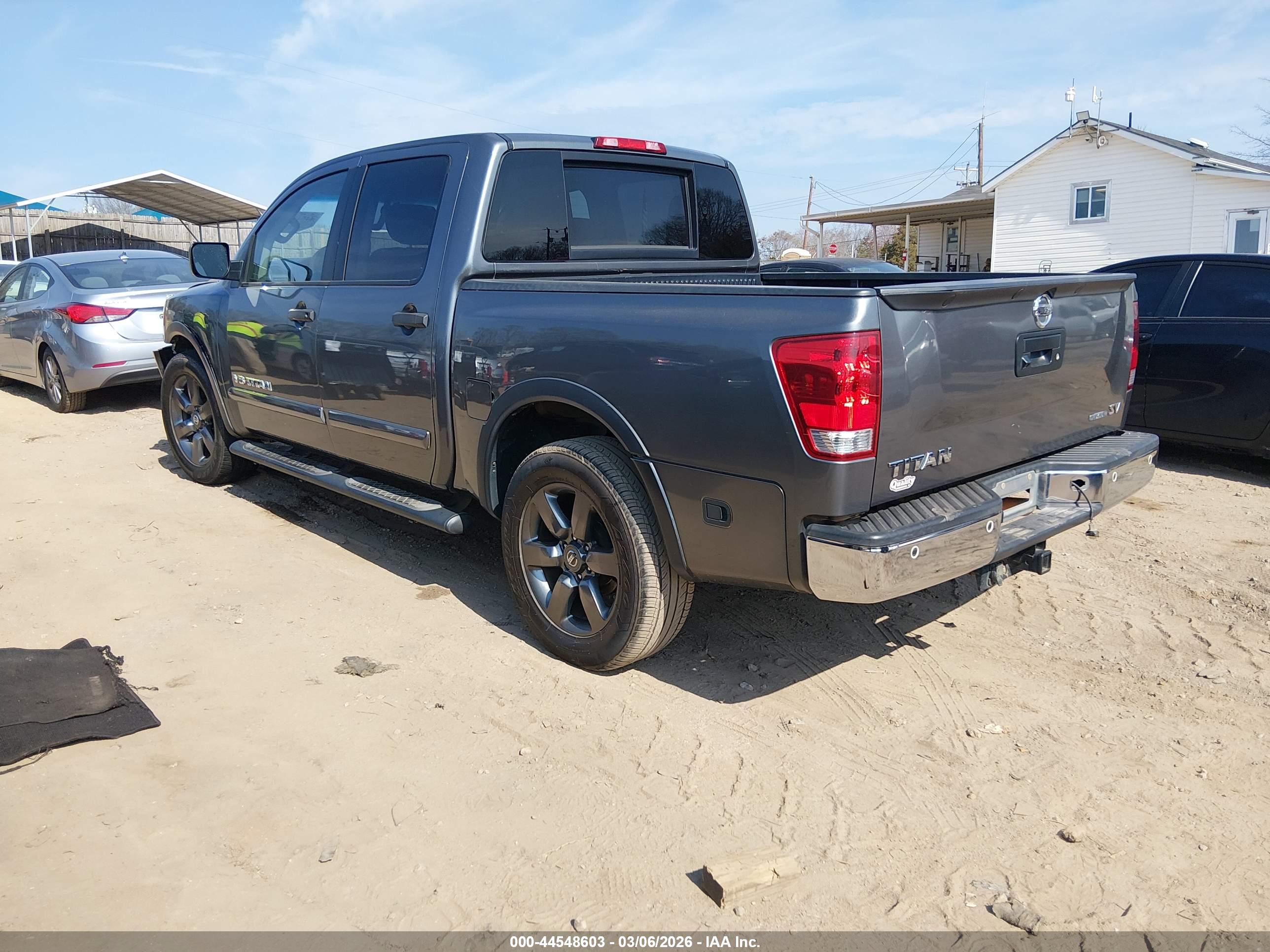 NISSAN TITAN image 3