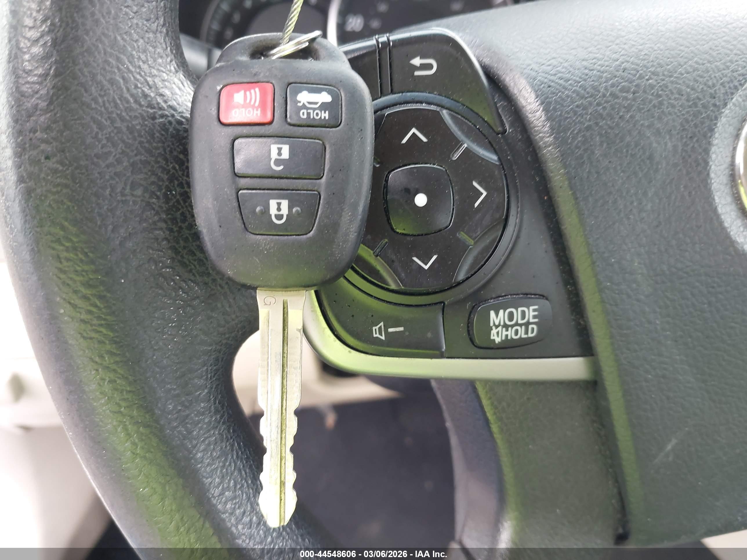 TOYOTA CAMRY image 11