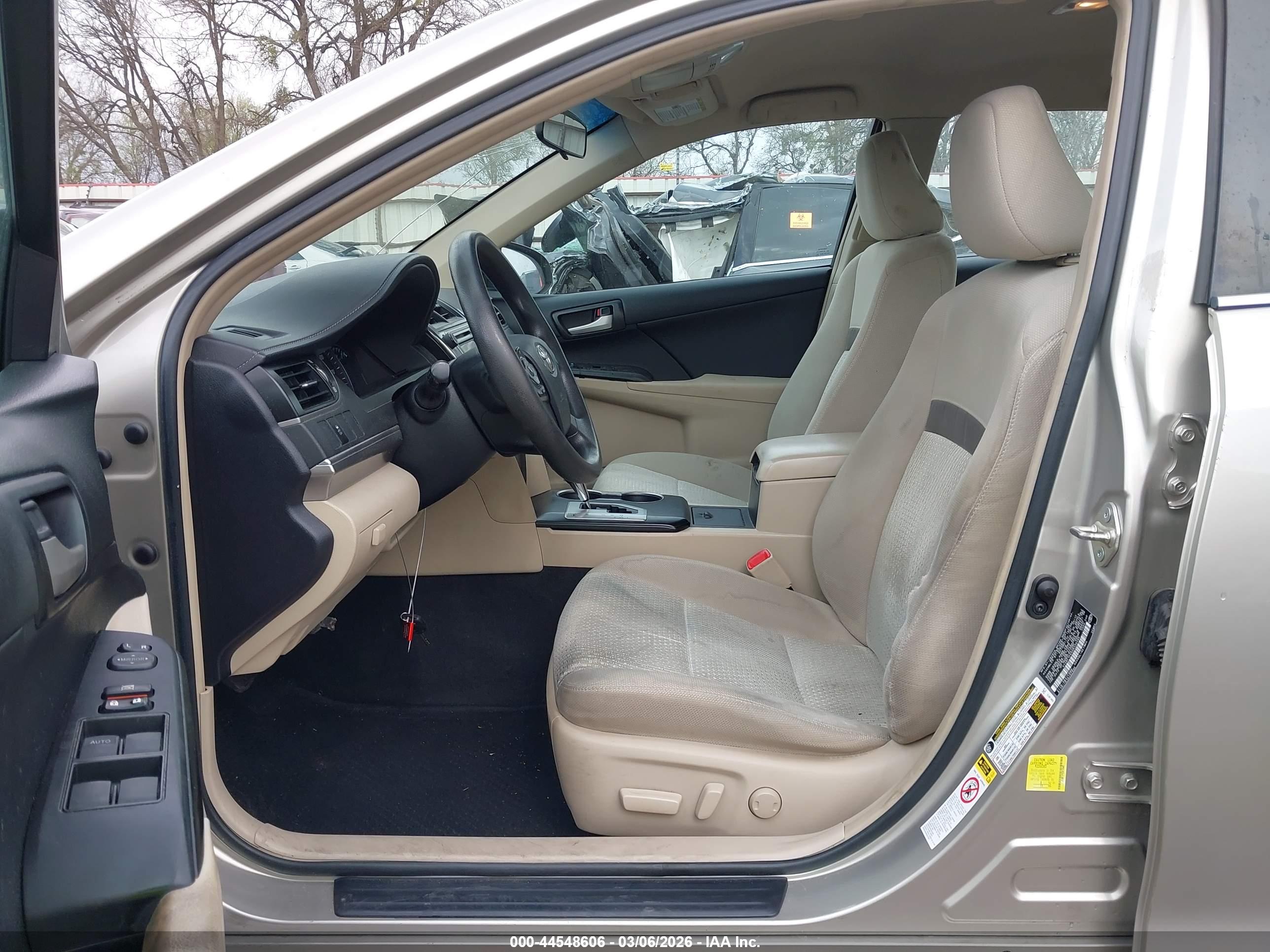 TOYOTA CAMRY image 5