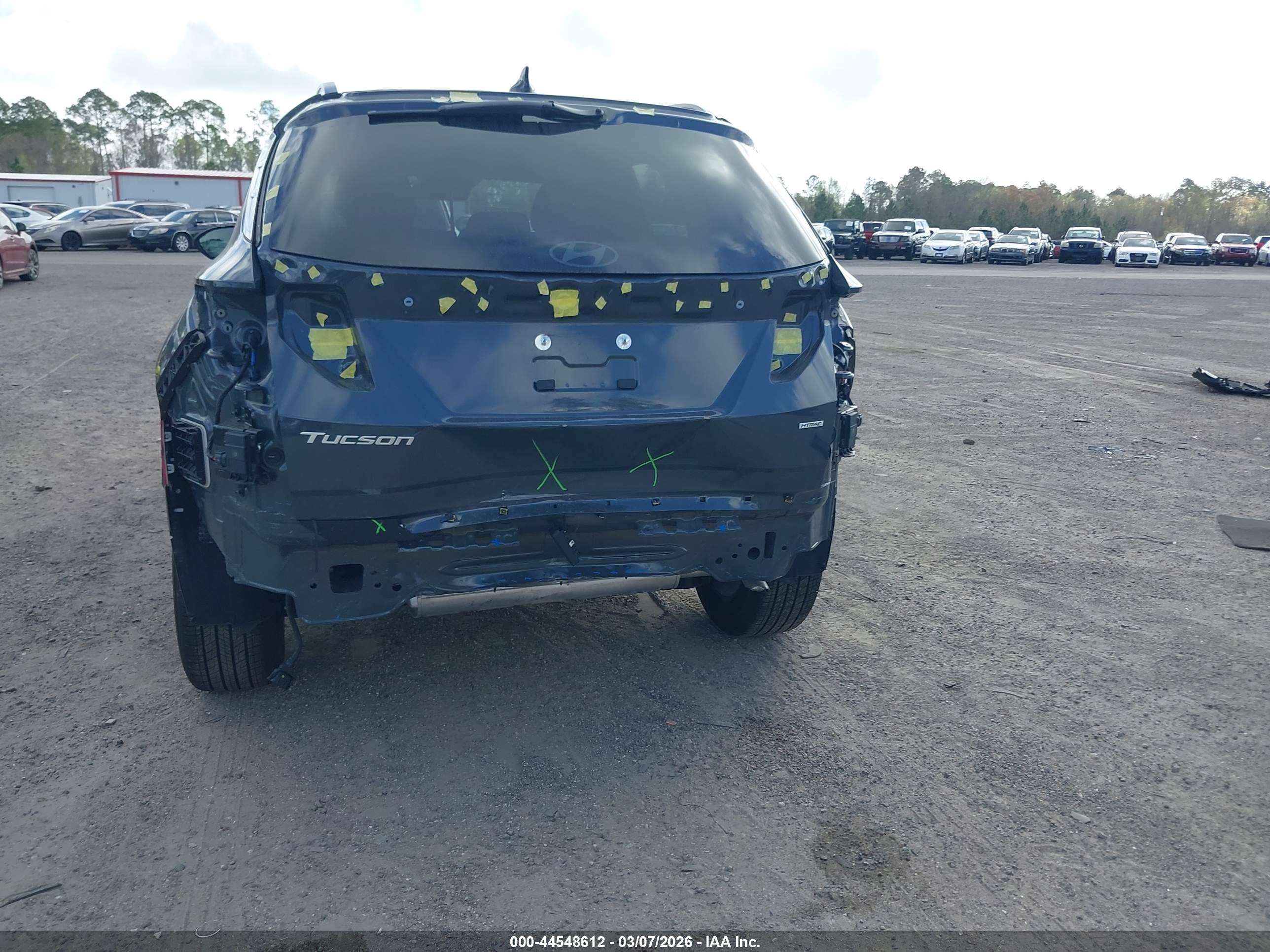 HYUNDAI TUCSON image 6