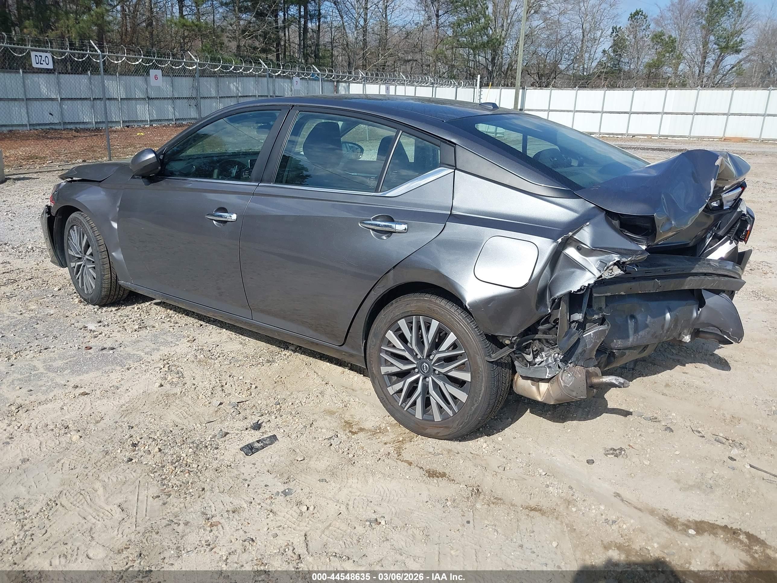NISSAN ALTIMA image 3