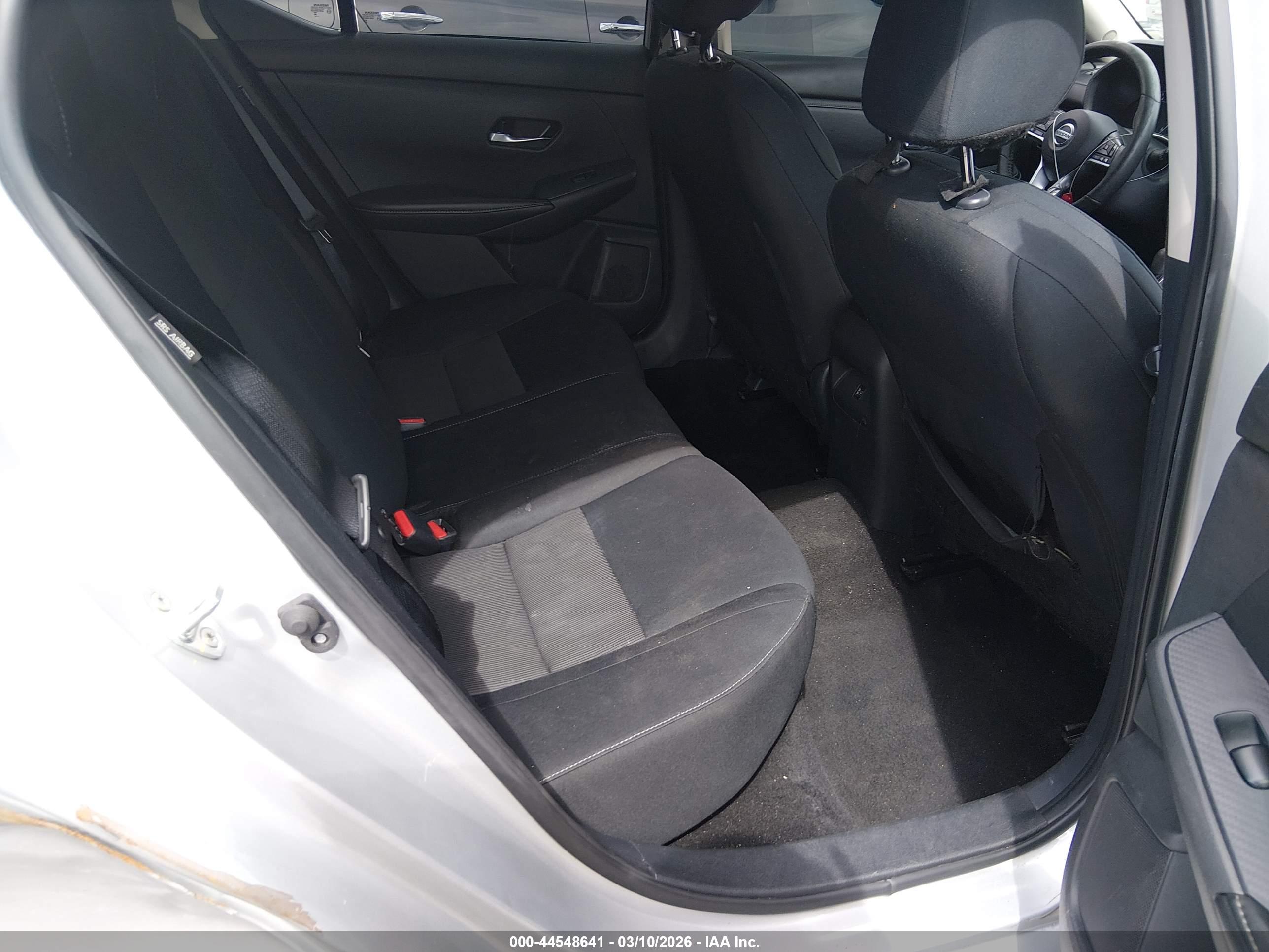 NISSAN SENTRA image 8