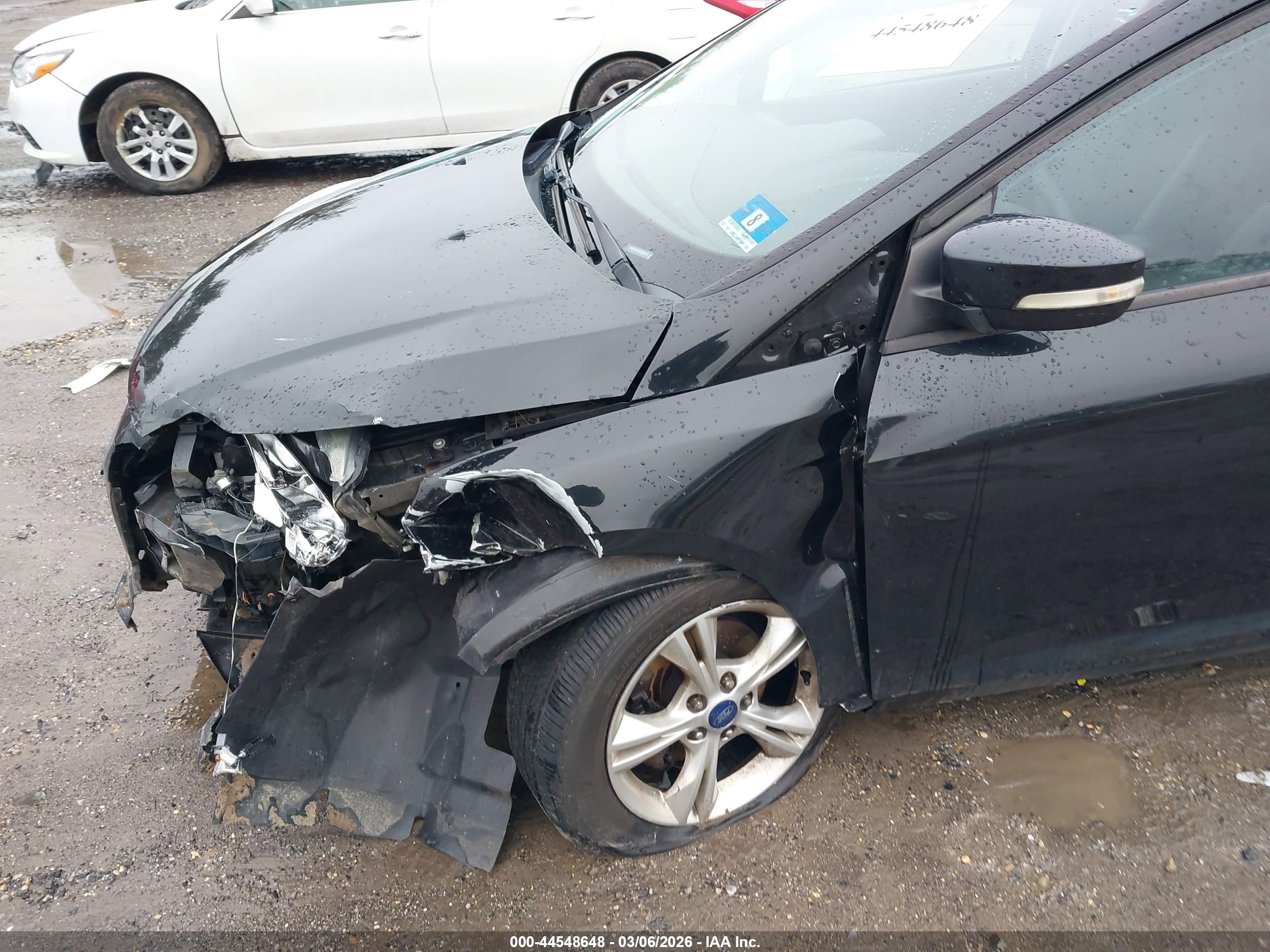FORD FOCUS image 6