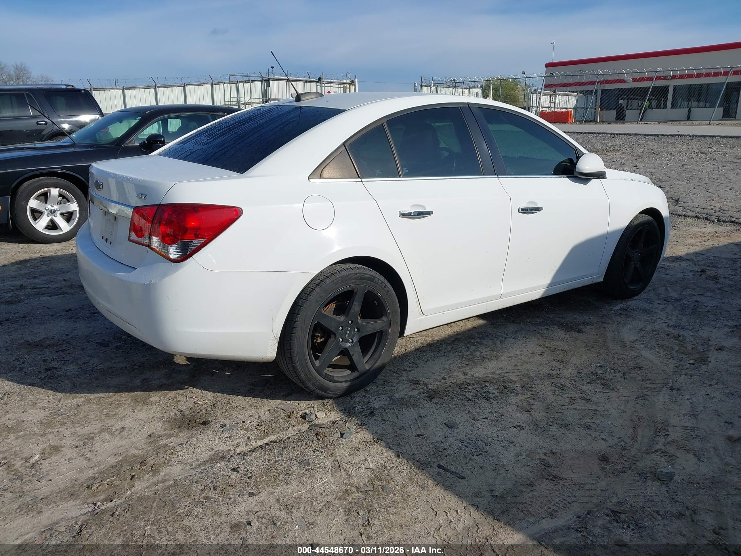 CHEVROLET CRUZE image 4