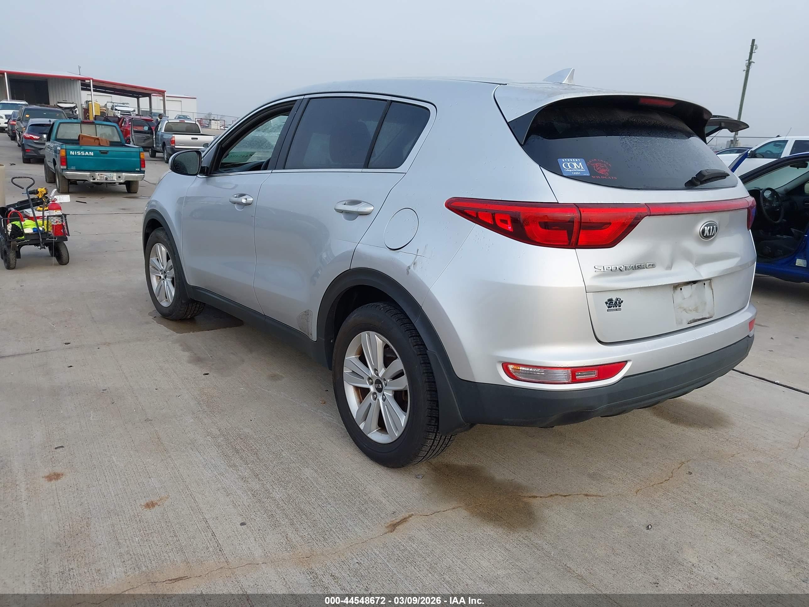 KIA SPORTAGE image 3