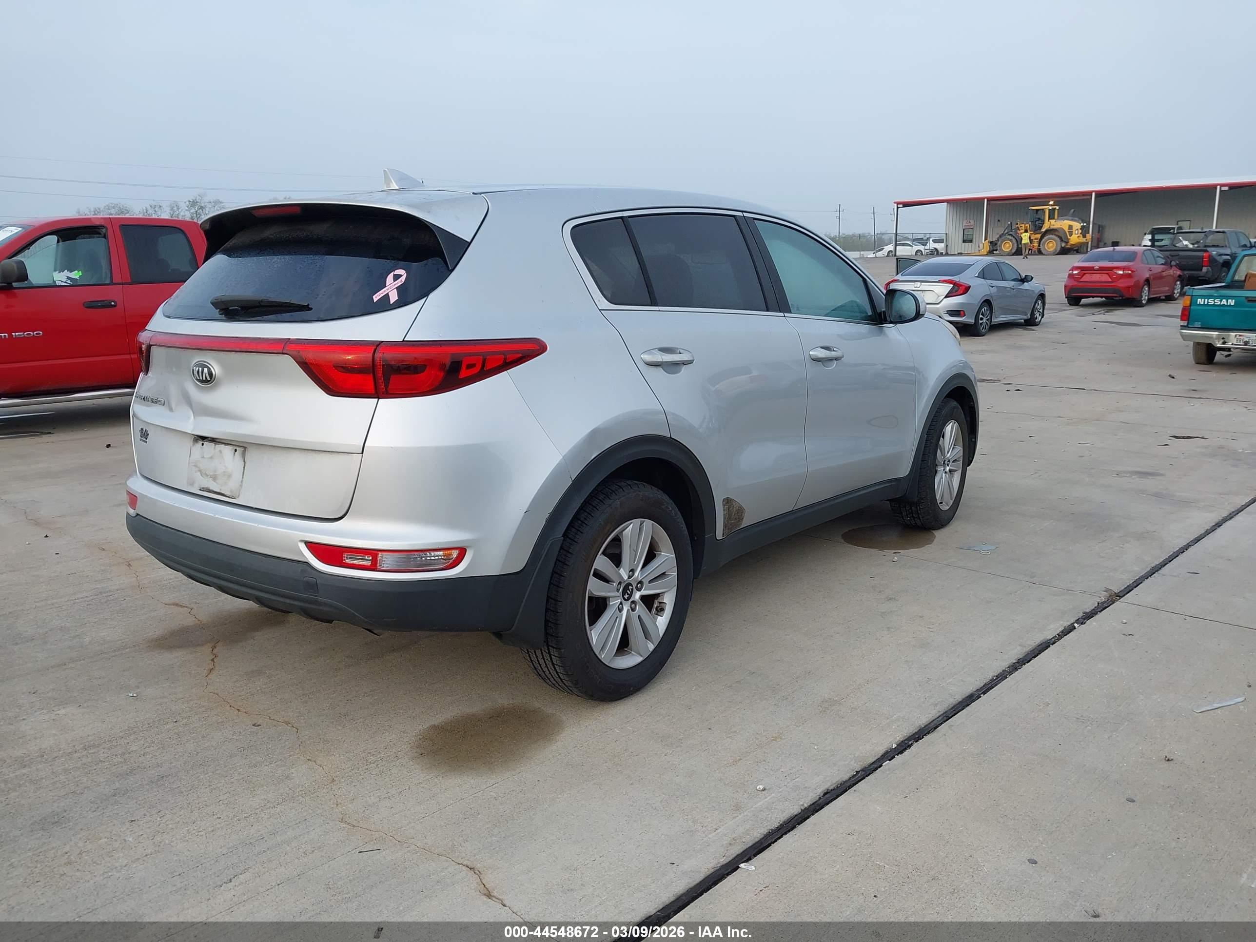 KIA SPORTAGE image 4