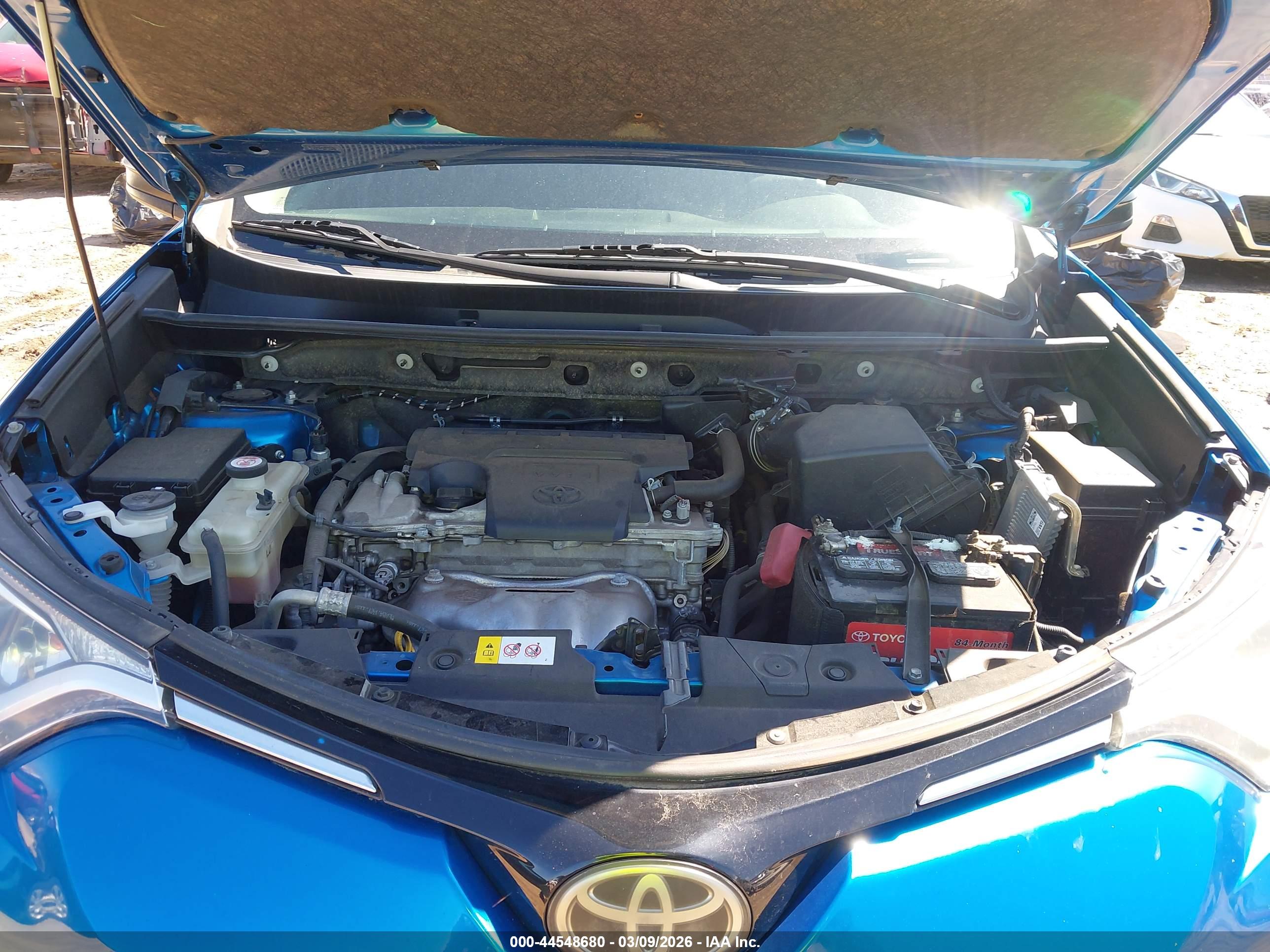 TOYOTA RAV4 image 10