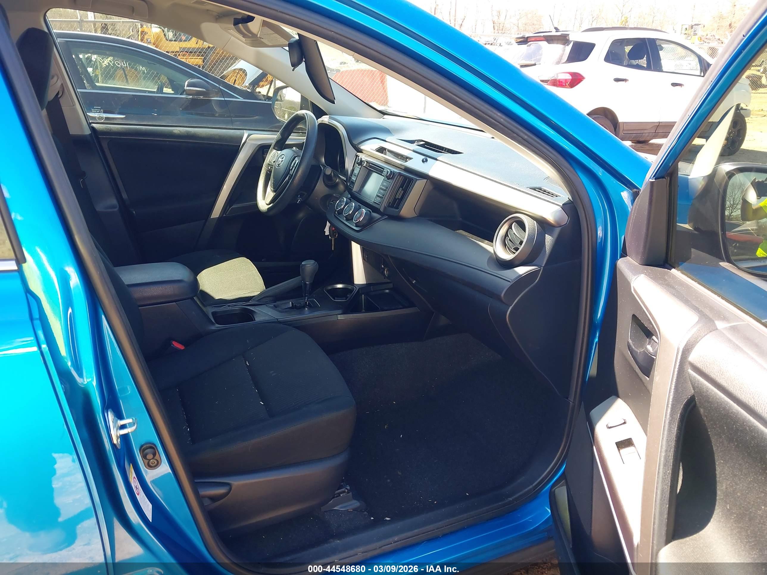 TOYOTA RAV4 image 5