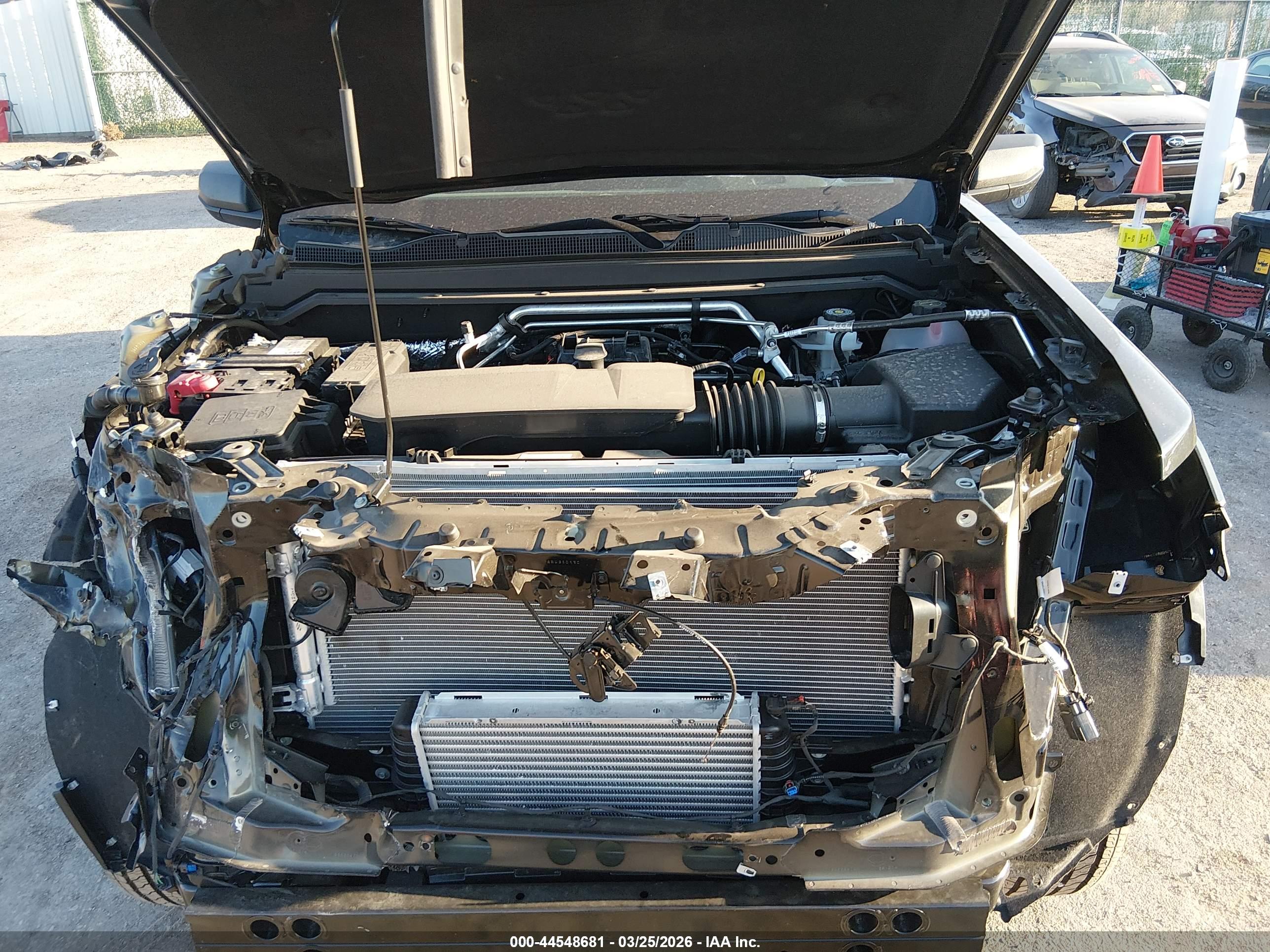 CHEVROLET COLORADO image 10