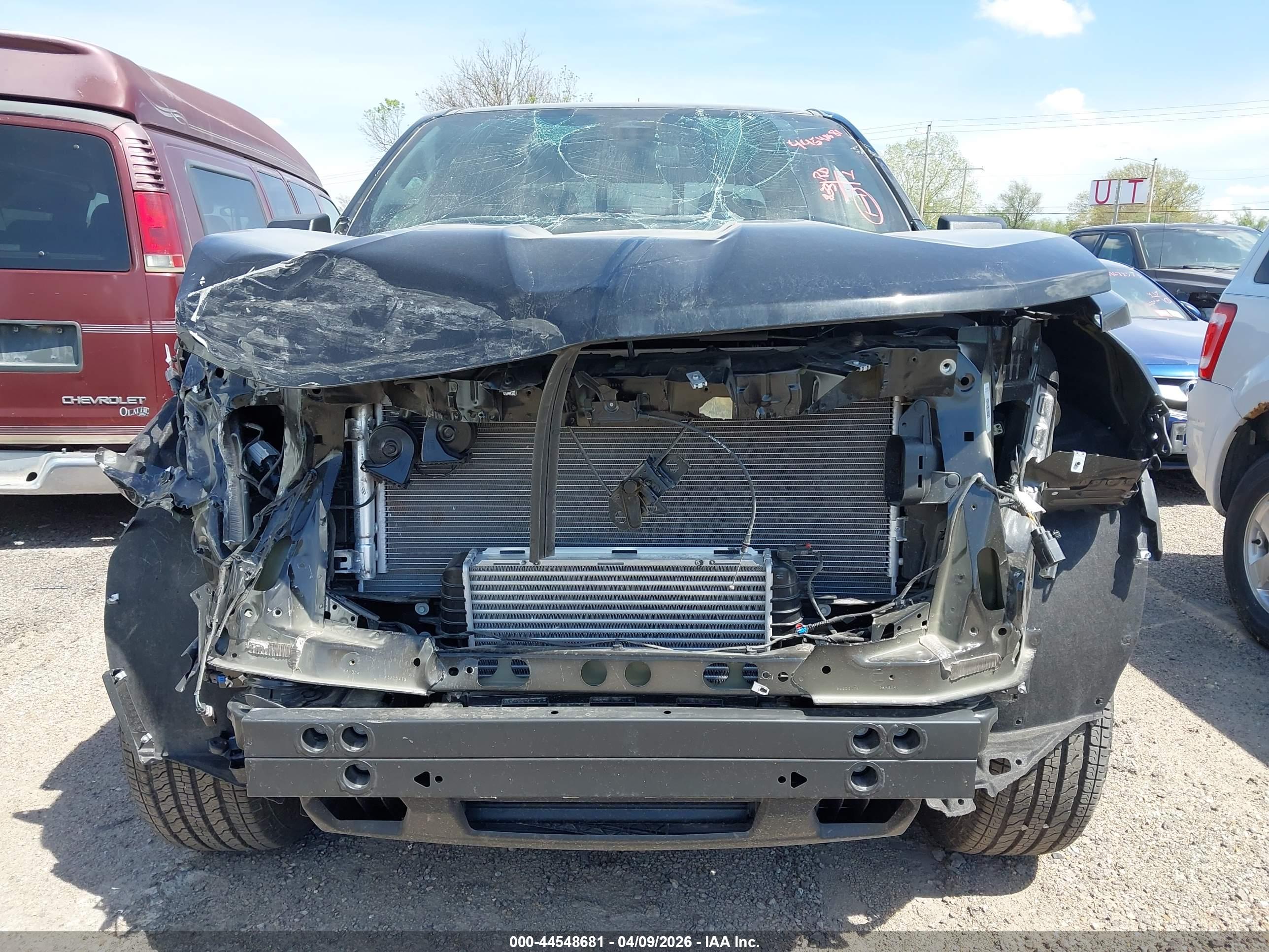 CHEVROLET COLORADO image 6