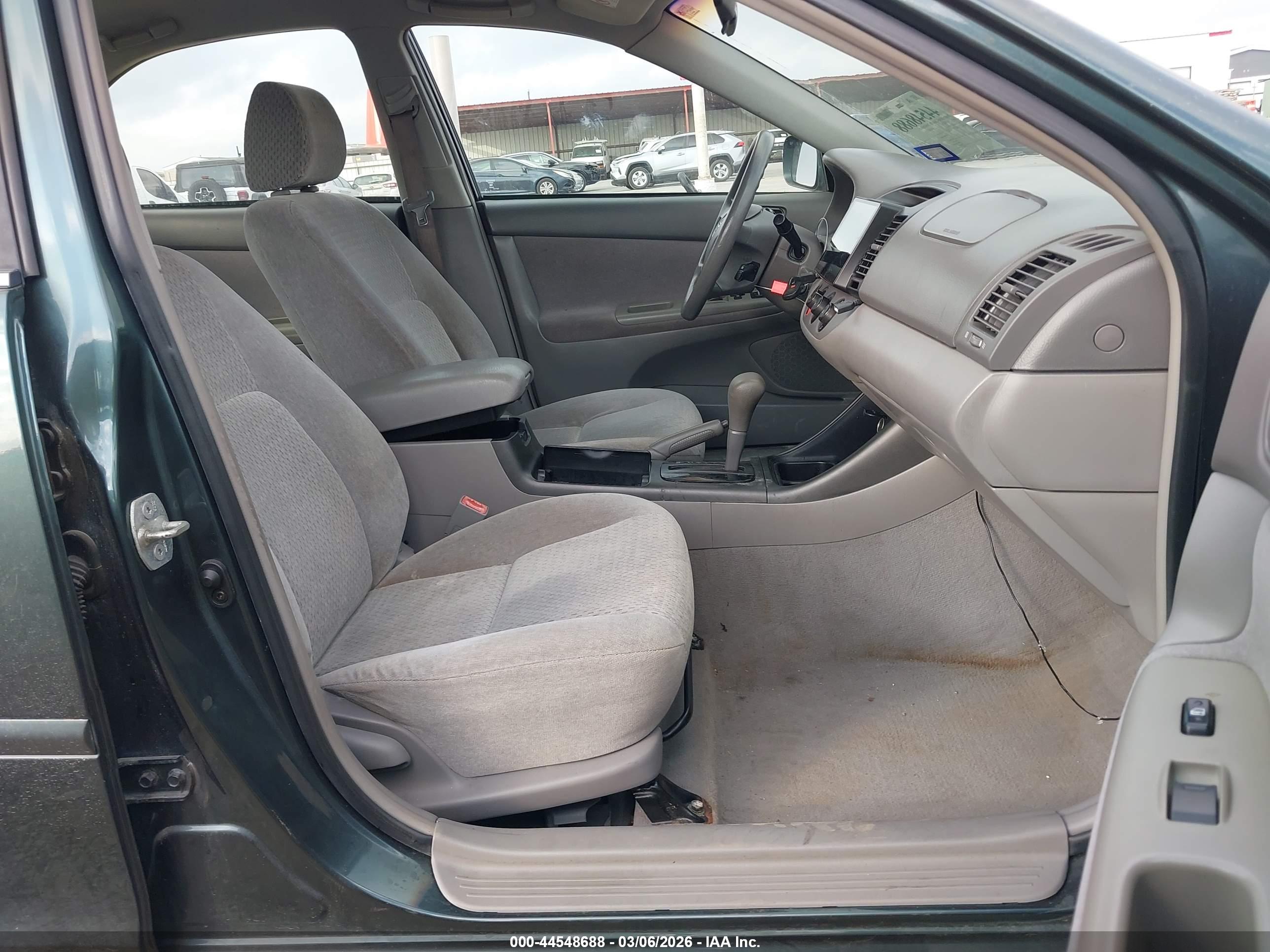 TOYOTA CAMRY image 5