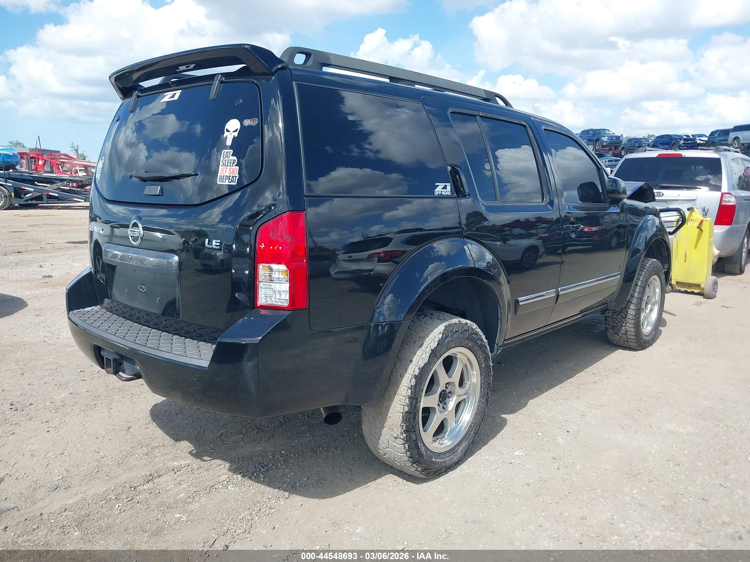 NISSAN PATHFINDER image 4