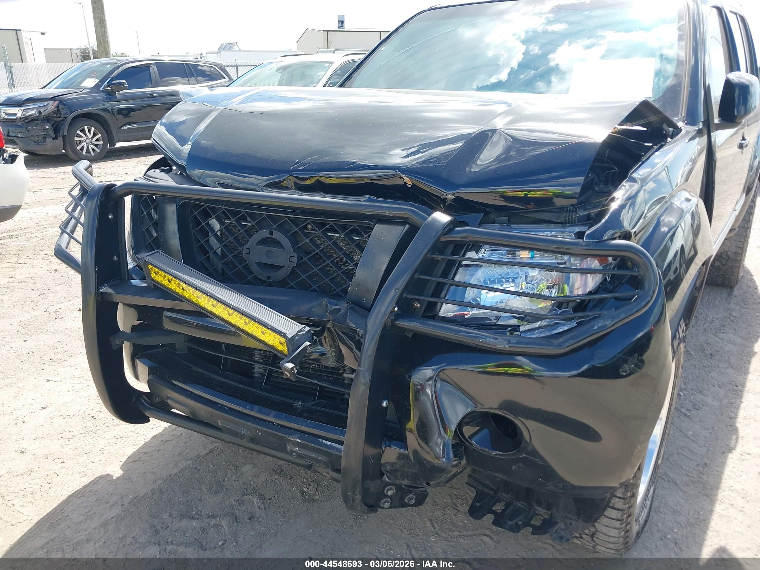 NISSAN PATHFINDER image 6